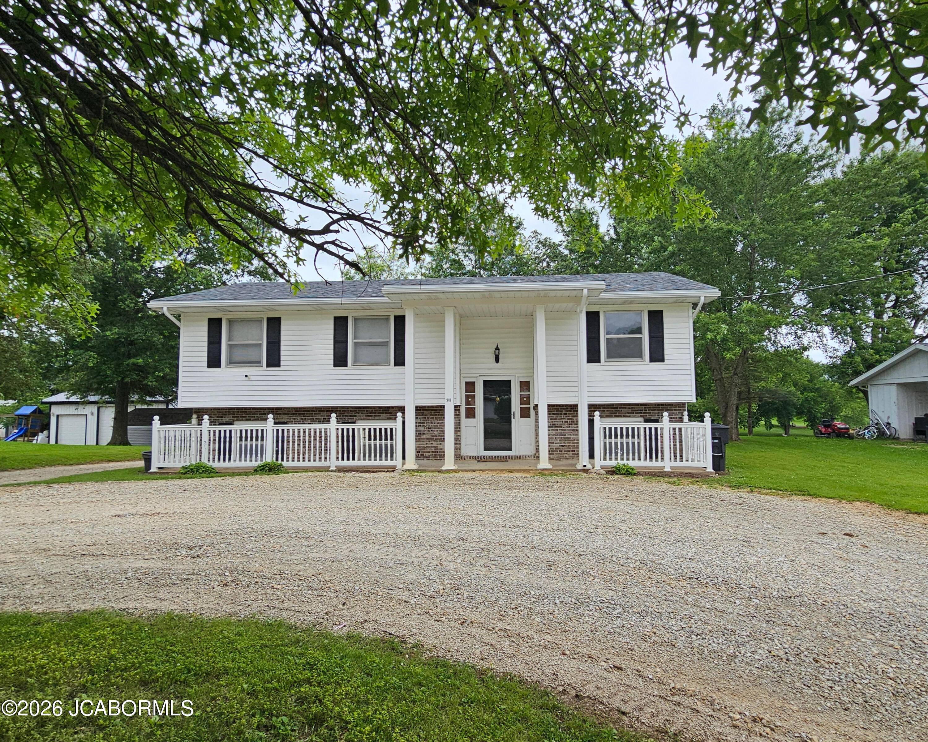901 ELAINE DRIVE