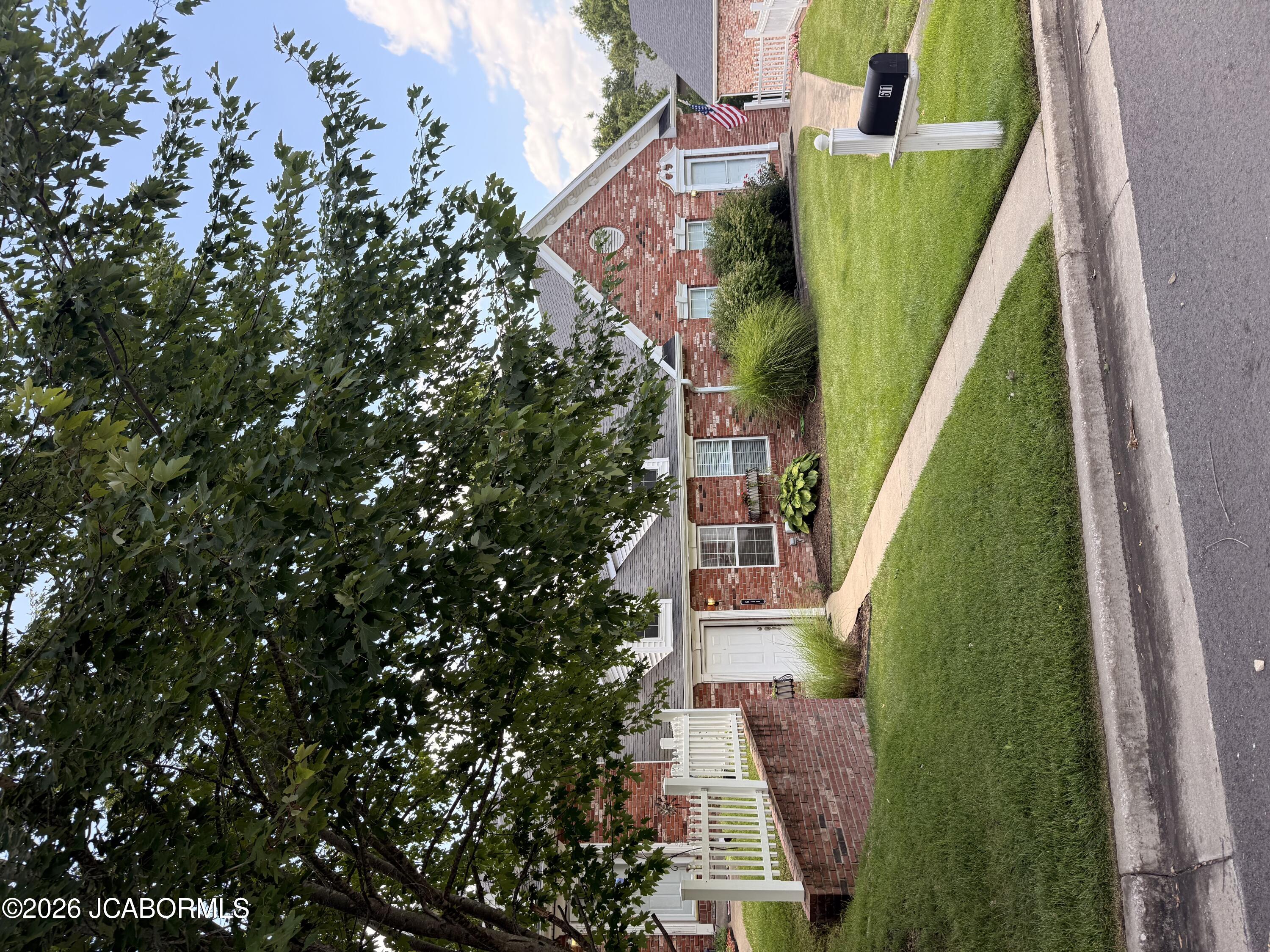 611 BUCKSKIN DRIVE