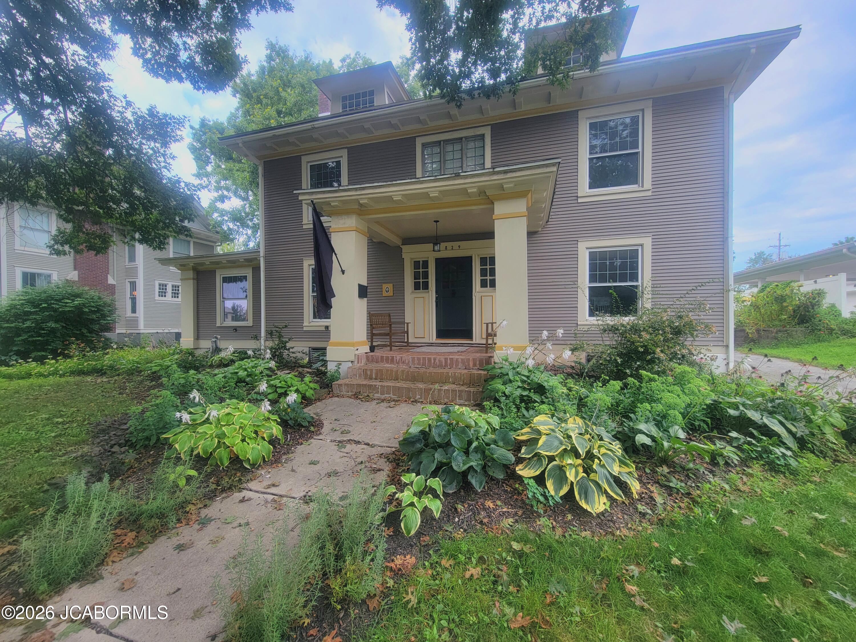 829 Court Street Property Photo