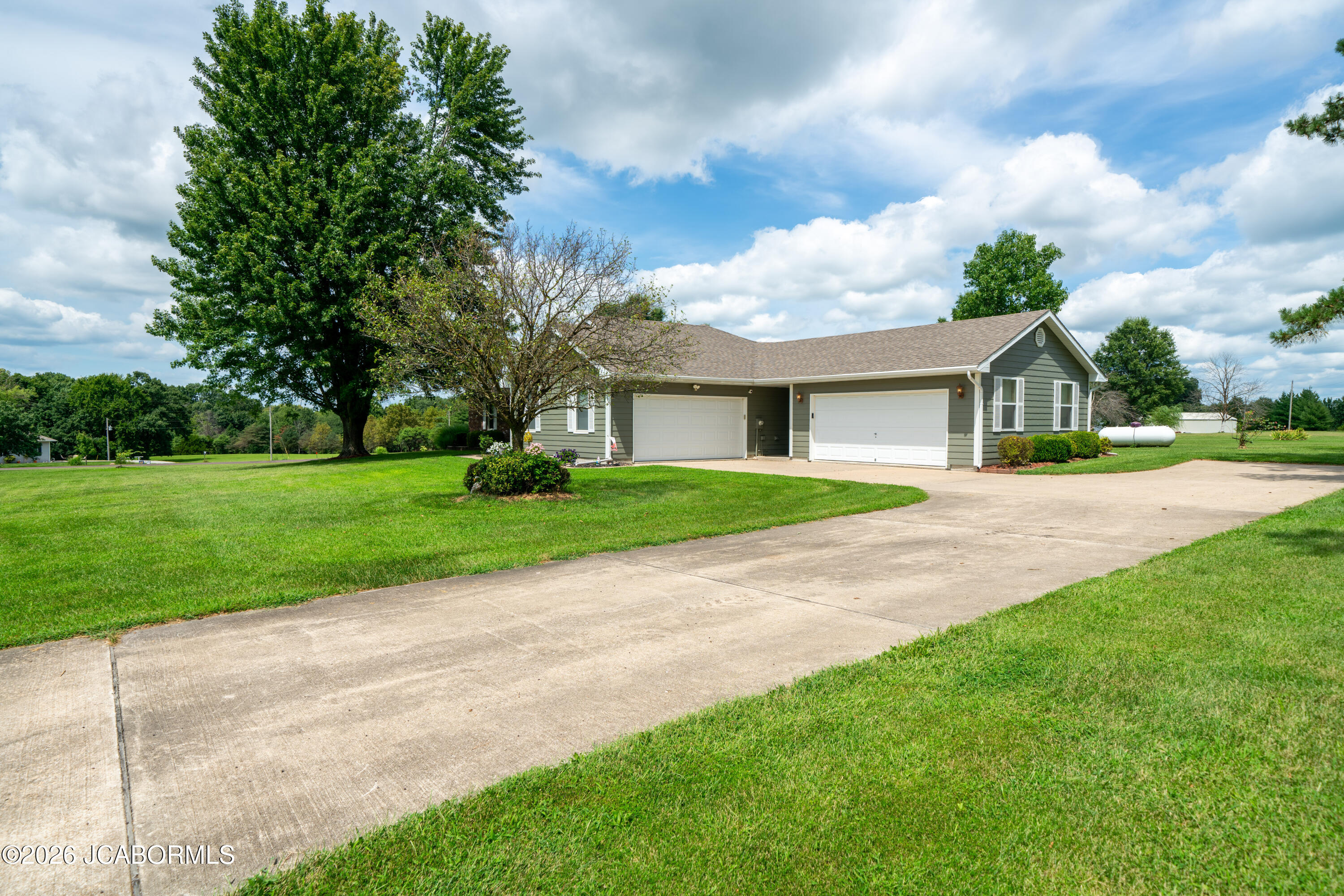 5111 E Flamingo Drive Property Photo 1