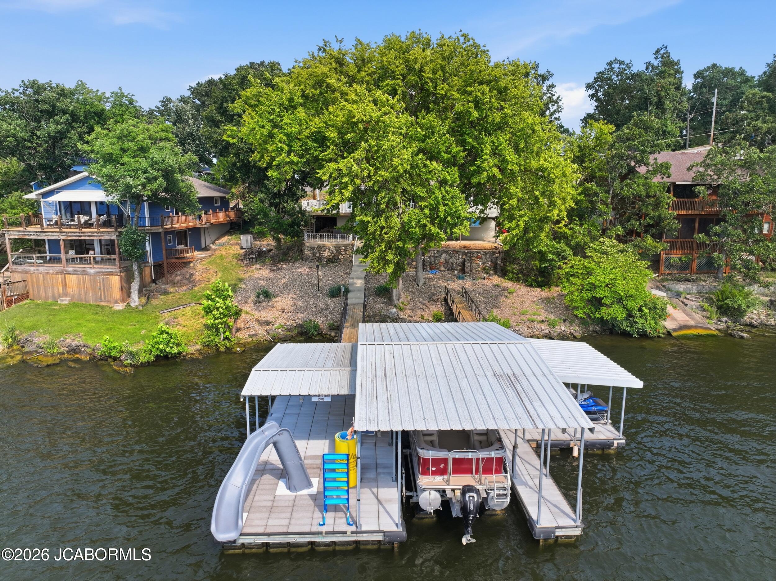 209 Cameo Point Property Photo 3