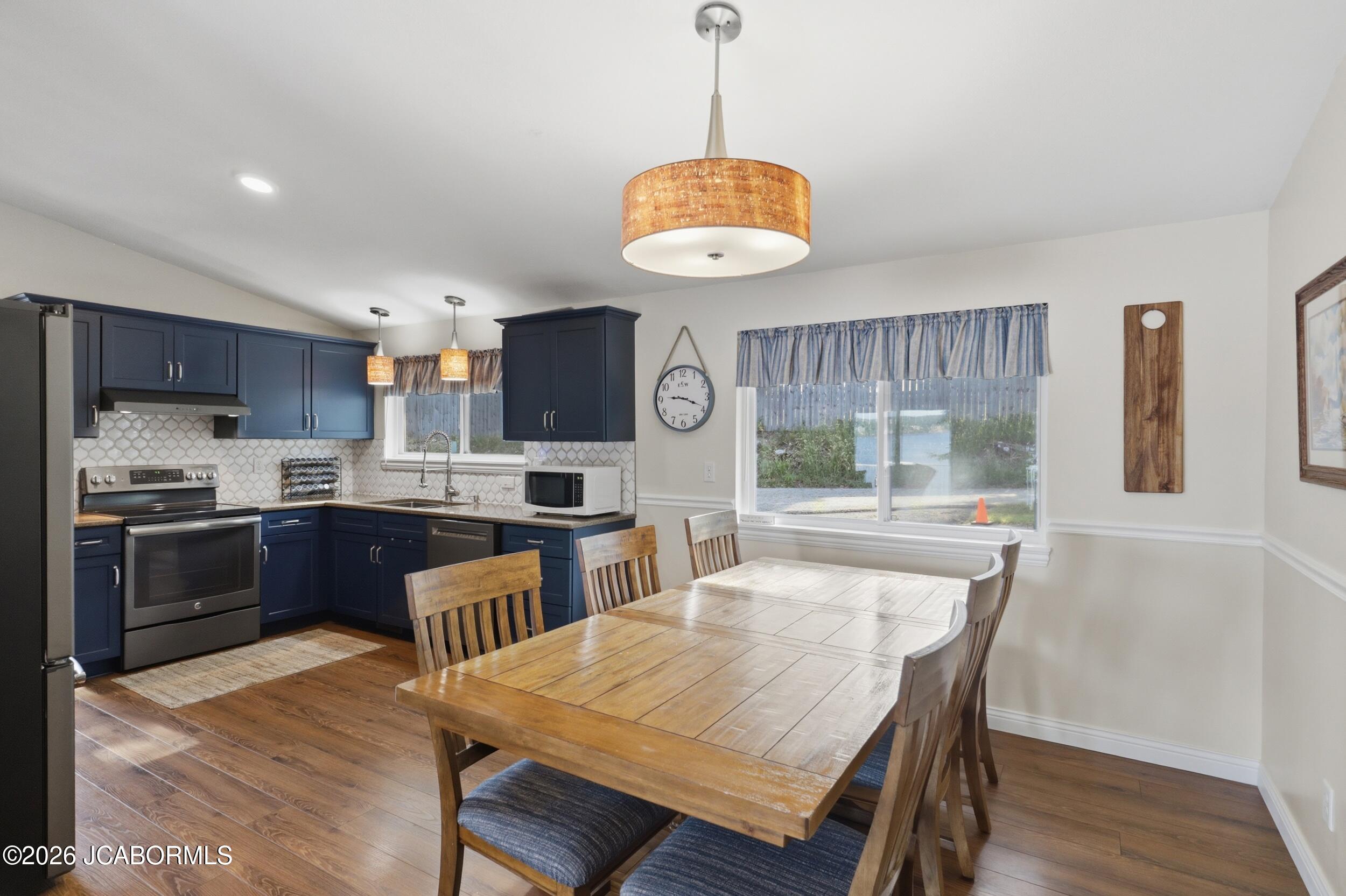 209 Cameo Point Property Photo 7