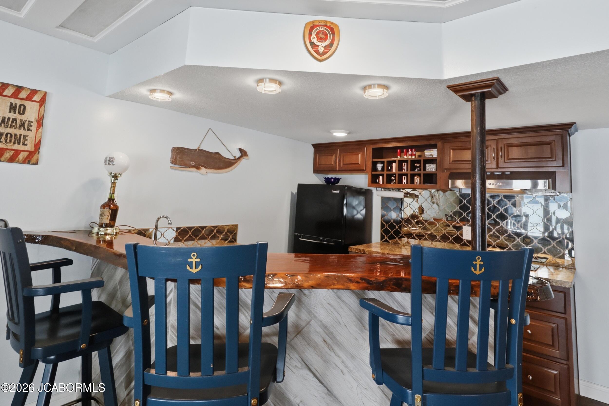 209 Cameo Point Property Photo 10