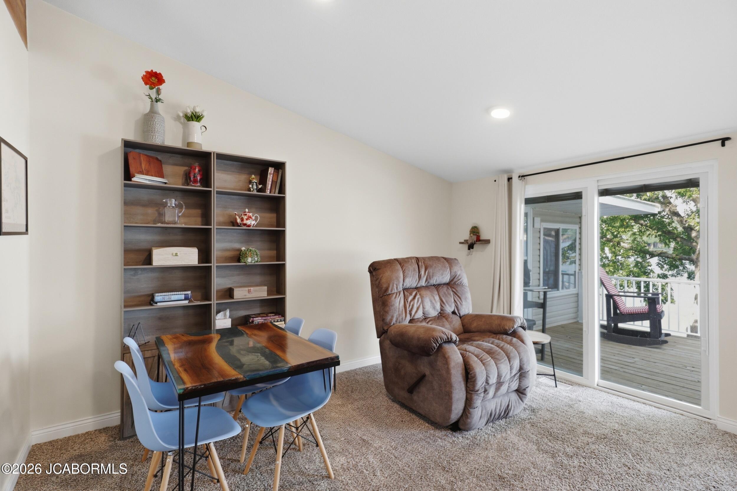 209 Cameo Point Property Photo 23
