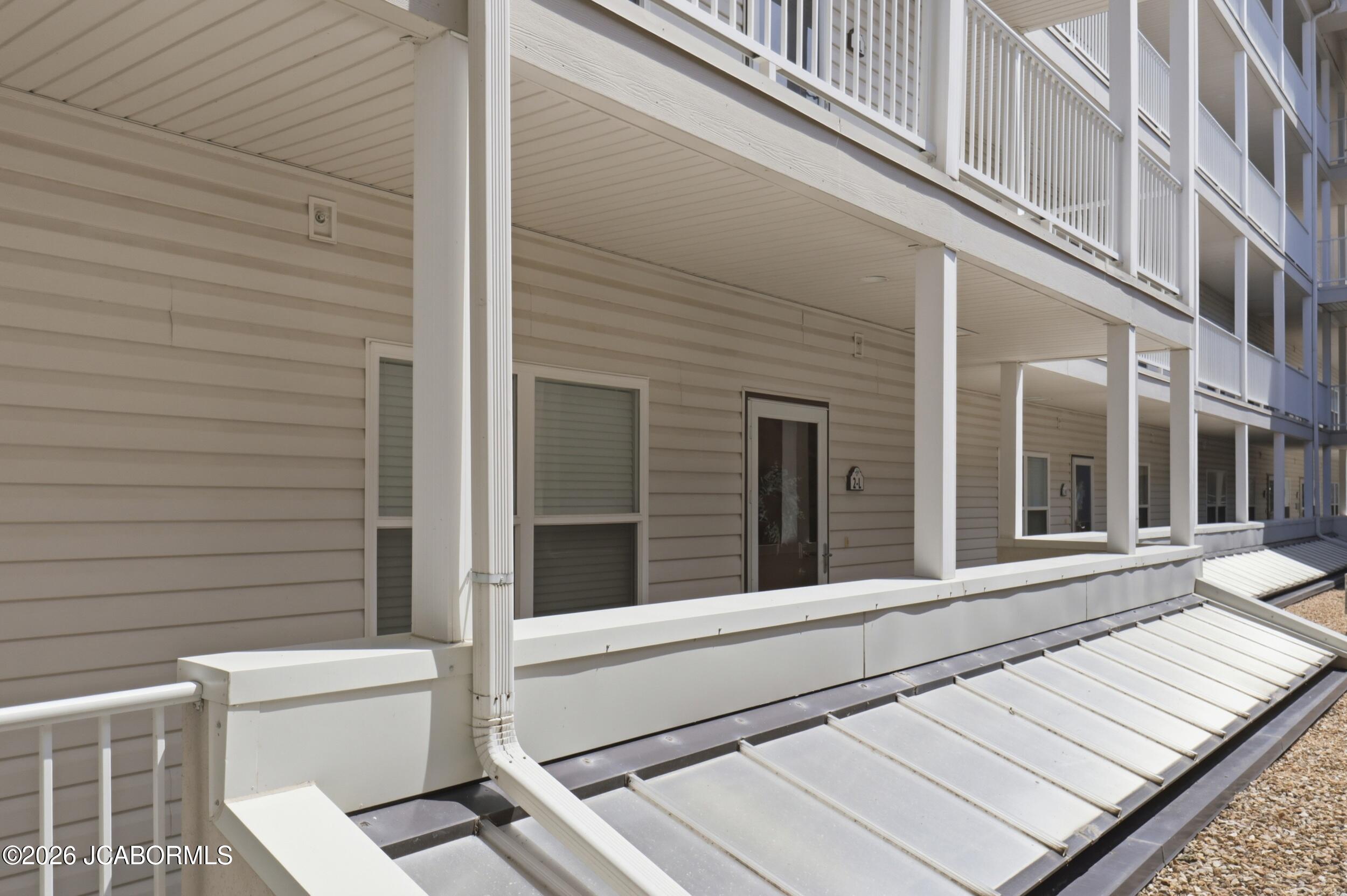 100 Trinity Pointe Drive 2l Property Photo 3