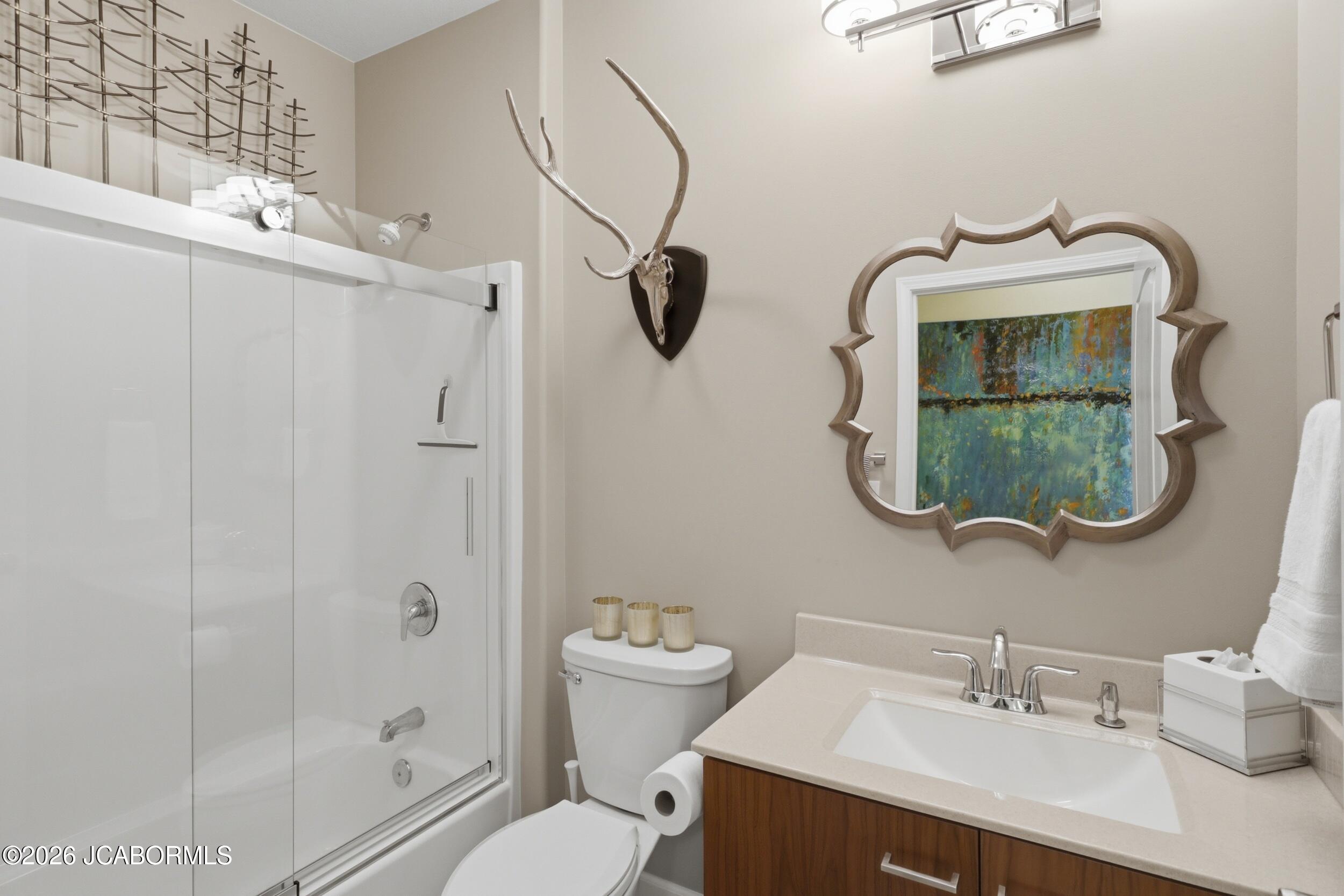 100 Trinity Pointe Drive 2l Property Photo 9