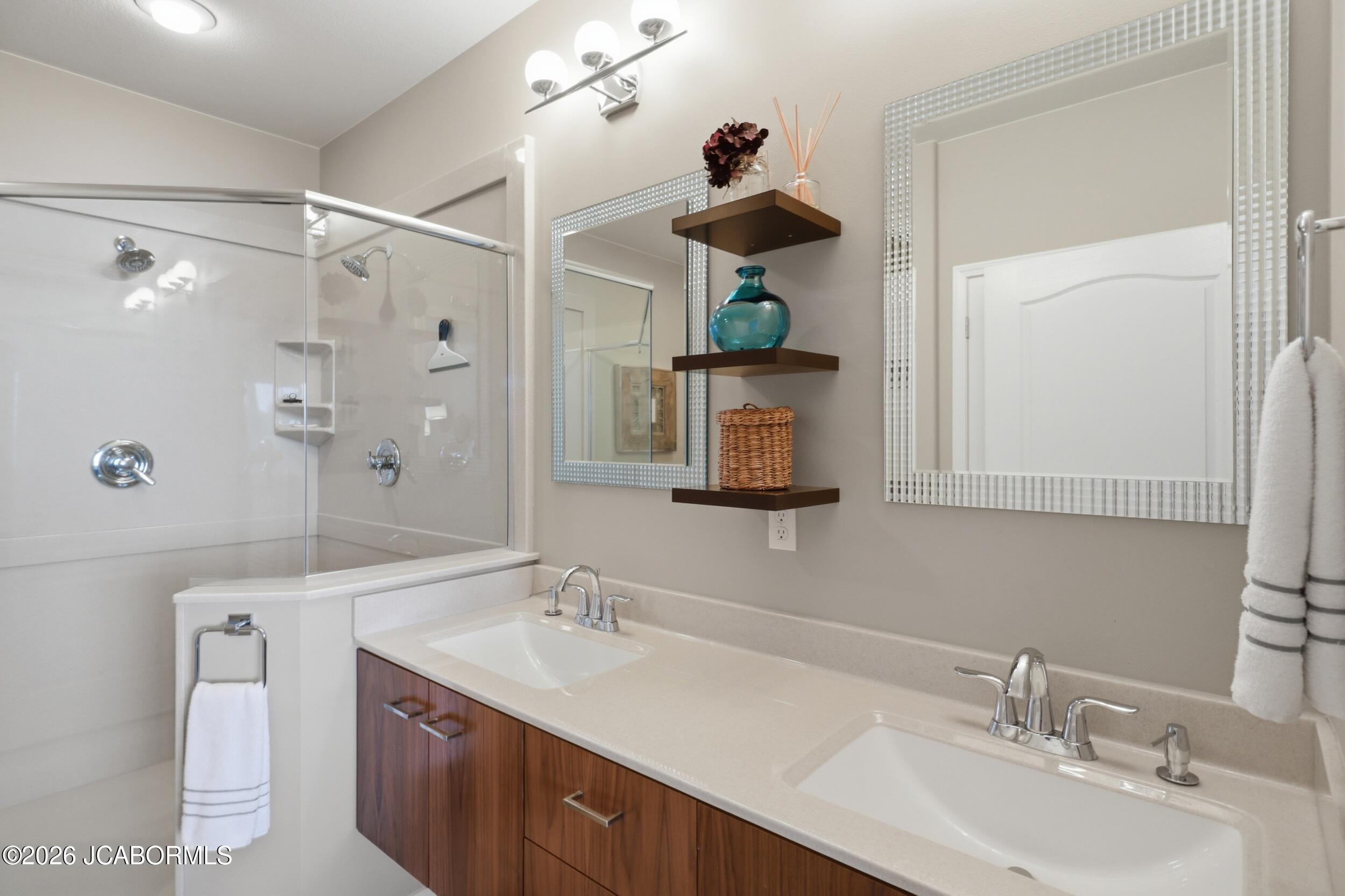 100 Trinity Pointe Drive 2l Property Photo 22