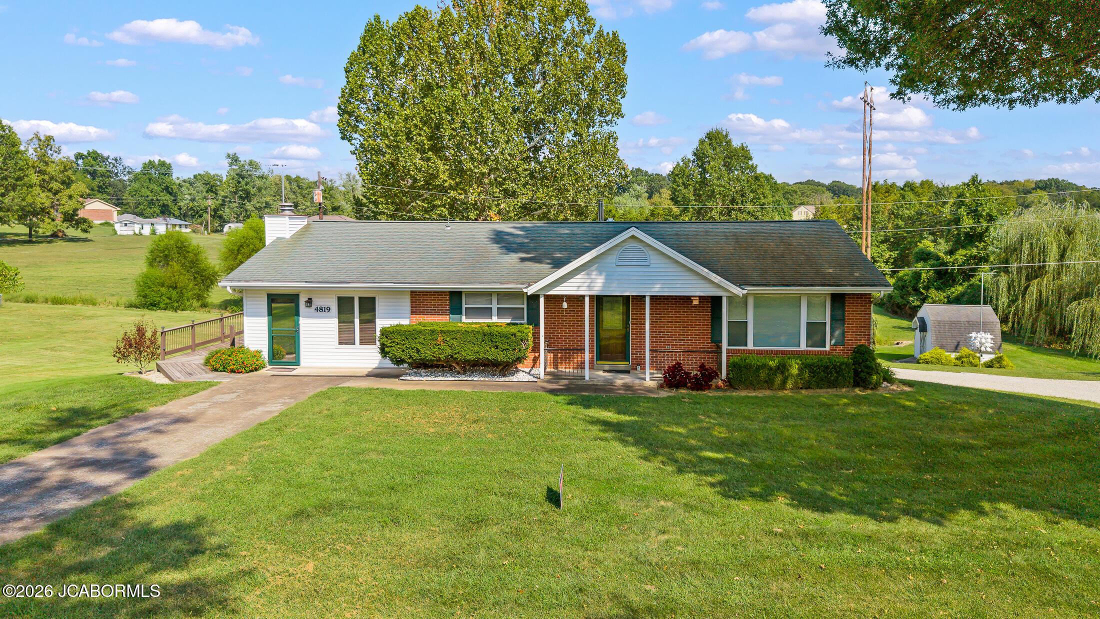 4819 Oakridge Road Property Photo 1