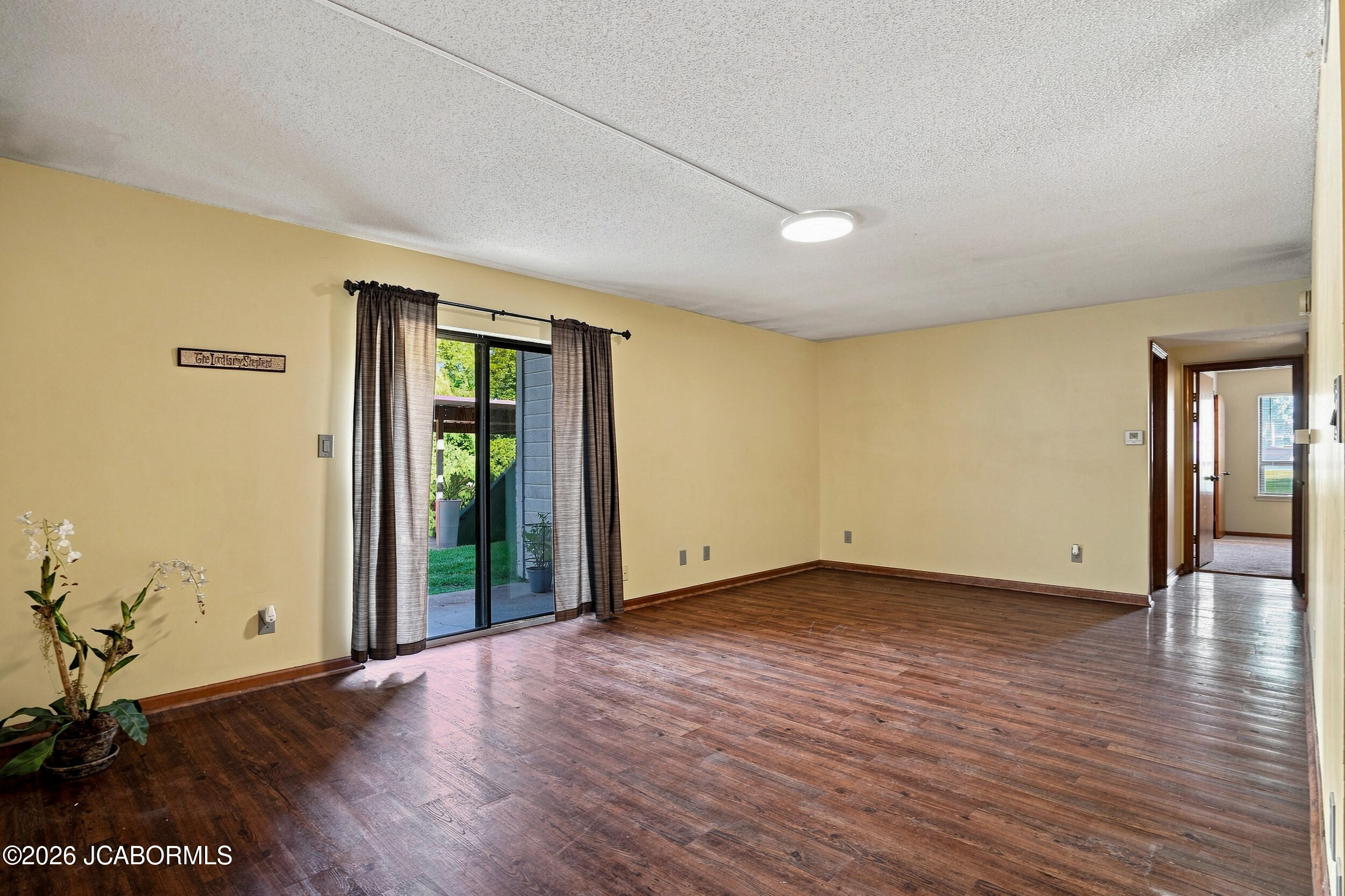1883 B Waterfront Drive Property Photo 2
