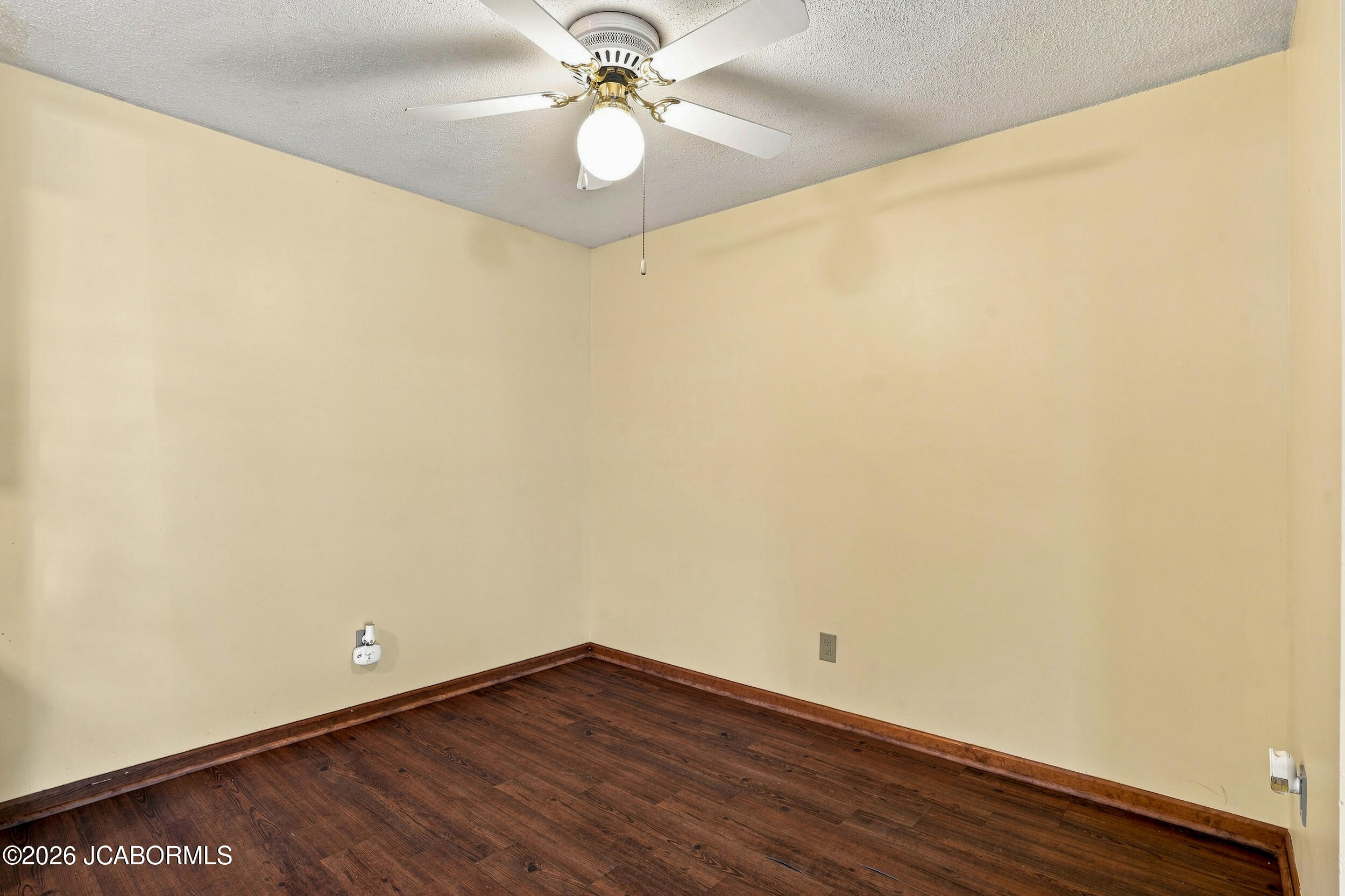 1883 B Waterfront Drive Property Photo 4
