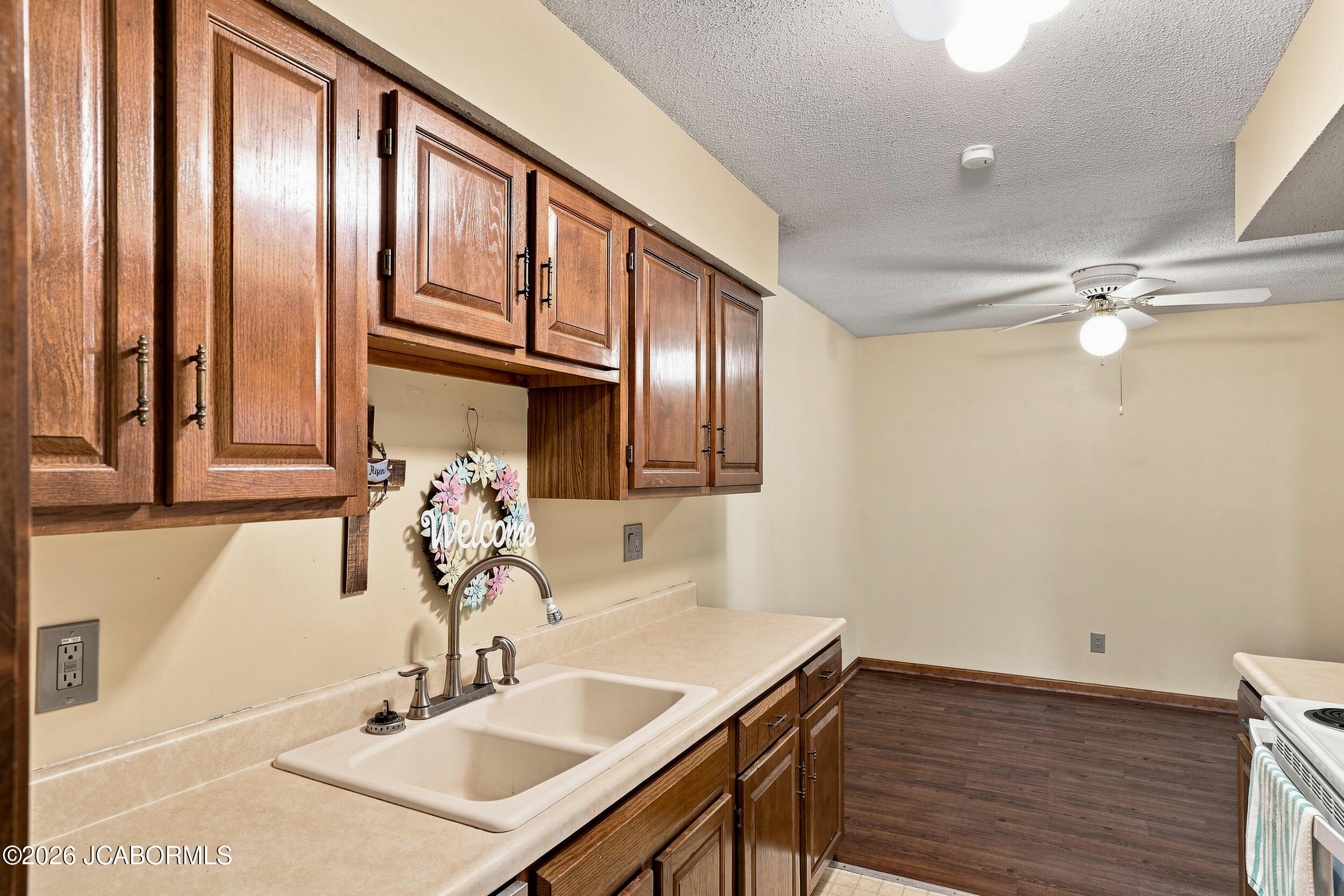1883 B Waterfront Drive Property Photo 7