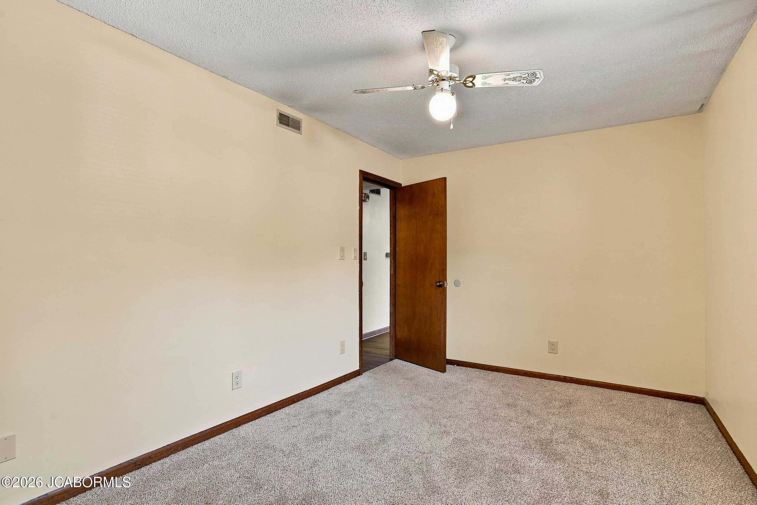 1883 B Waterfront Drive Property Photo 14
