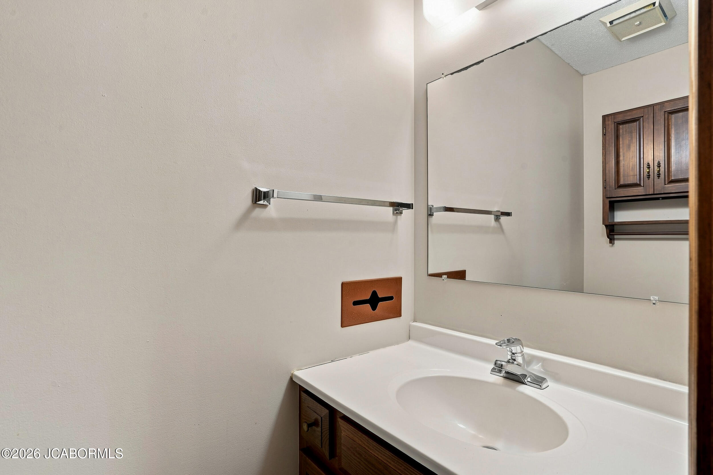 1883 B Waterfront Drive Property Photo 15