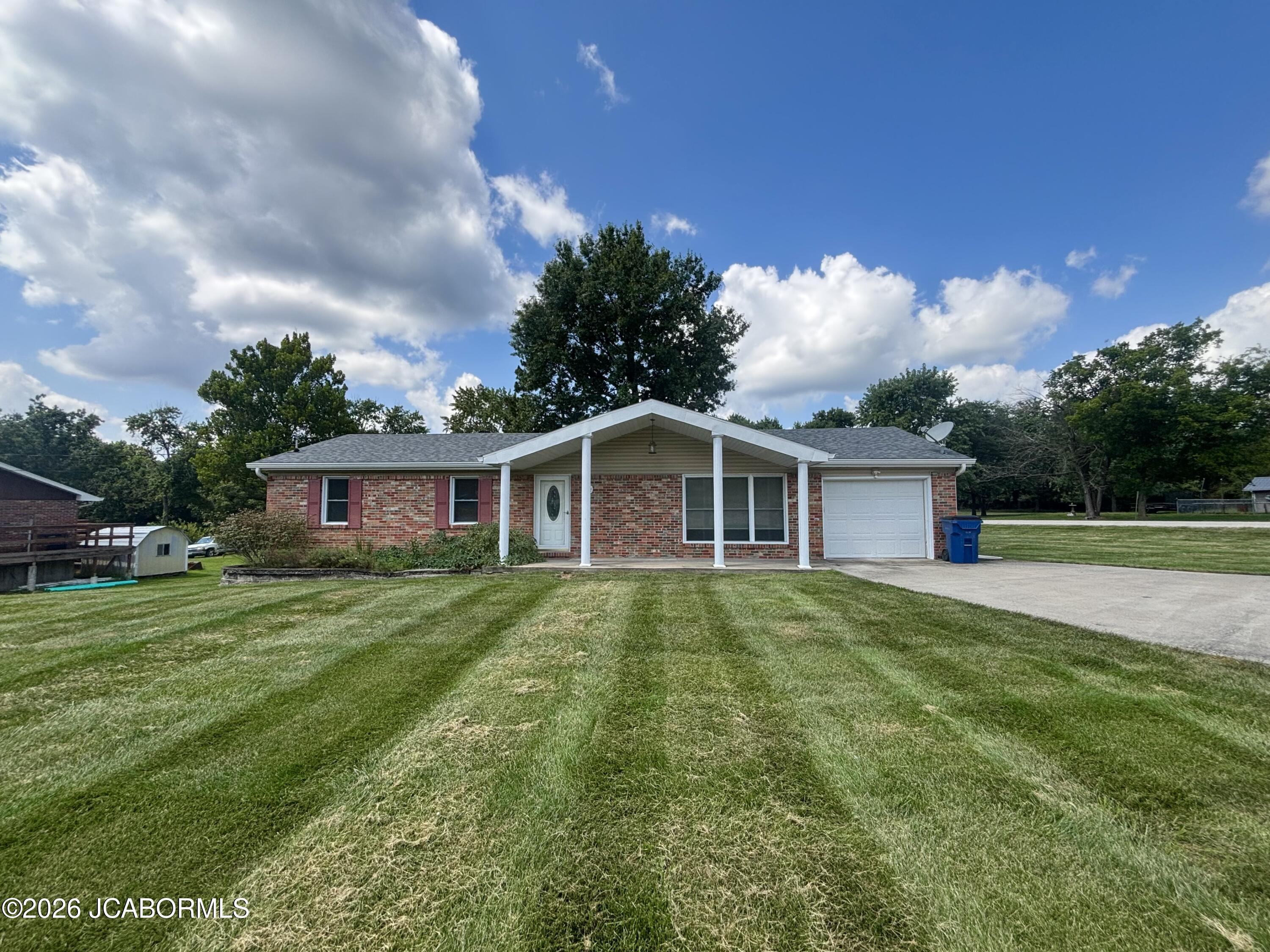 678 S SUMMIT DRIVE Property Photo 1