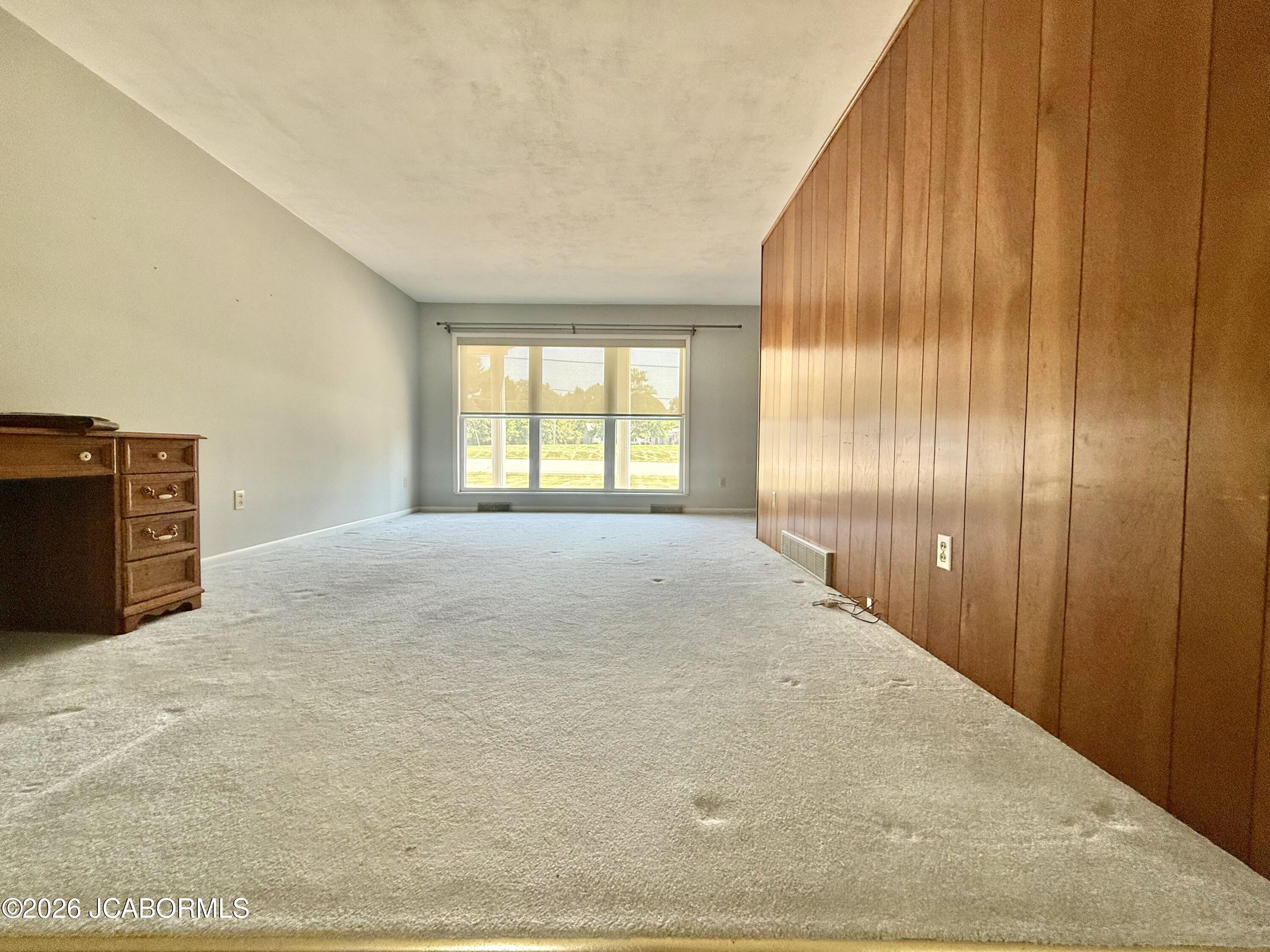 678 S Summit Drive Property Photo 5
