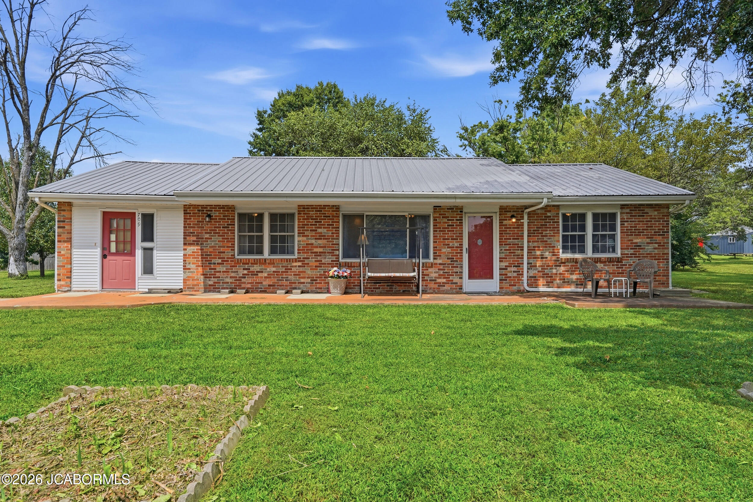 709 Canterbury Drive Property Photo 1