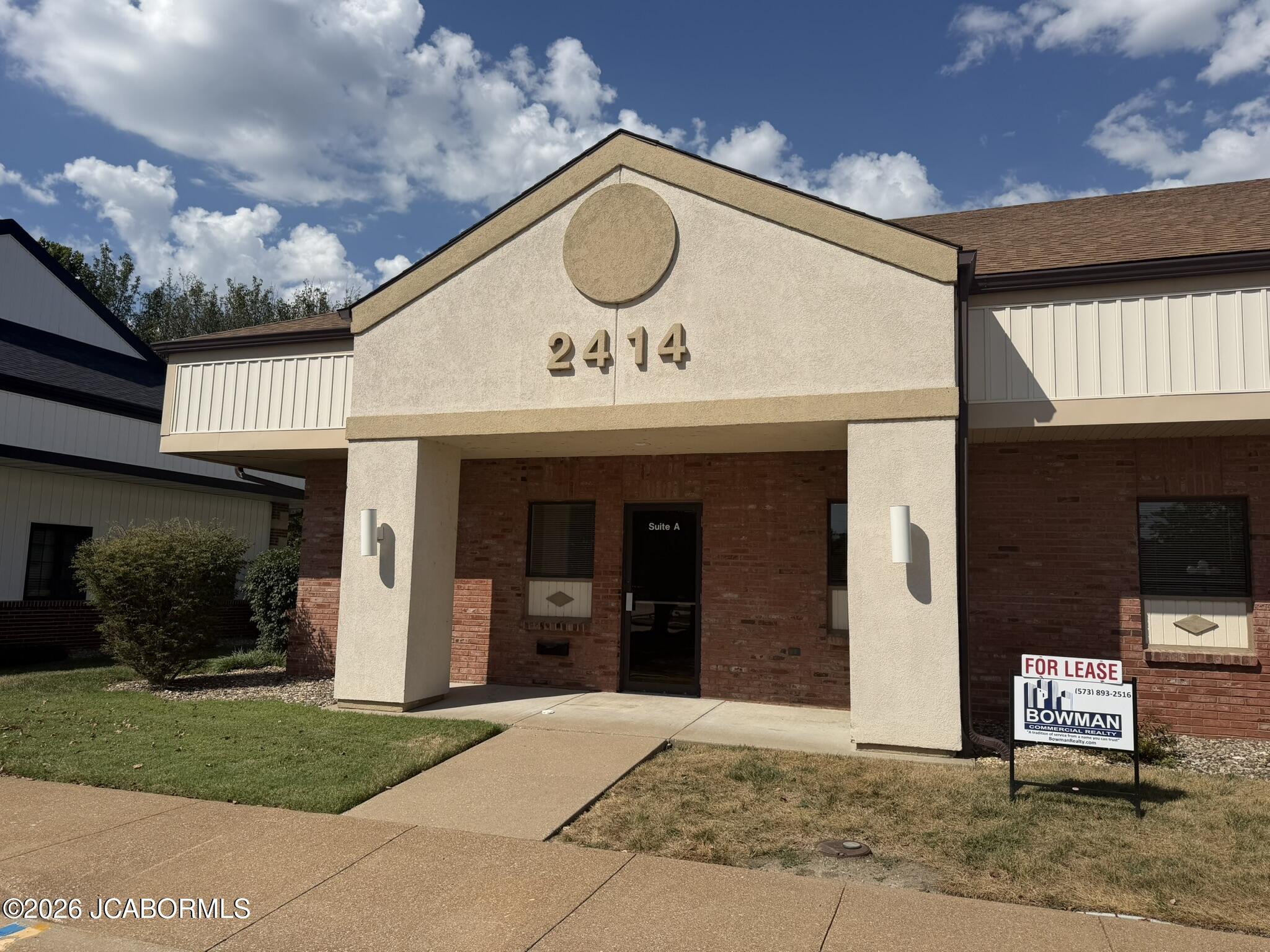 2414 HYDE PARK ROAD Property Photo 1