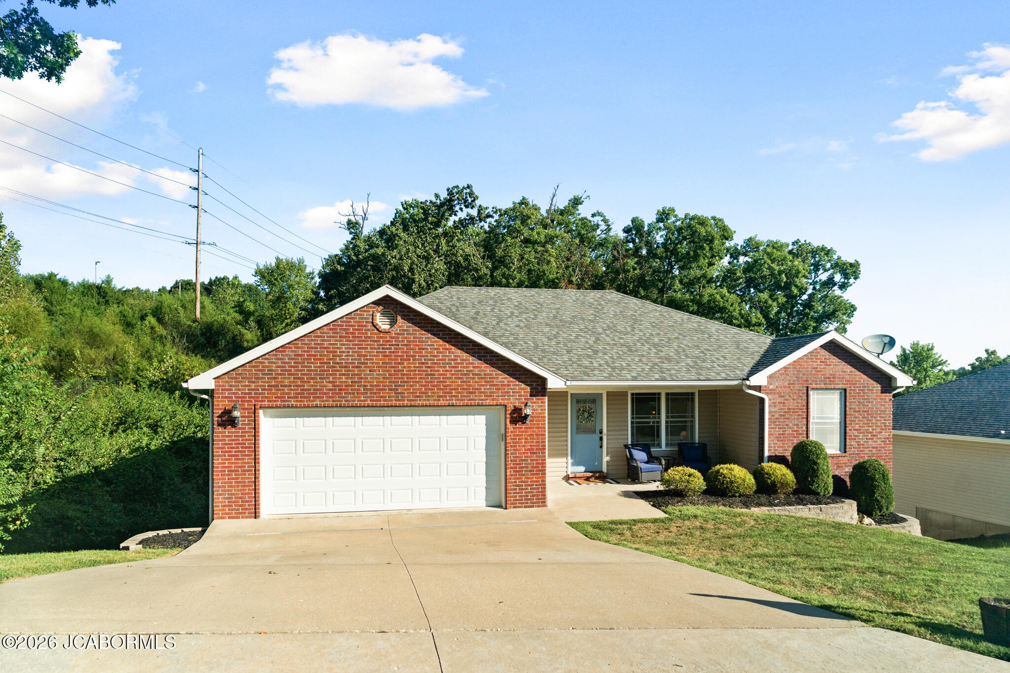 2414 Hartford Drive Property Photo 1
