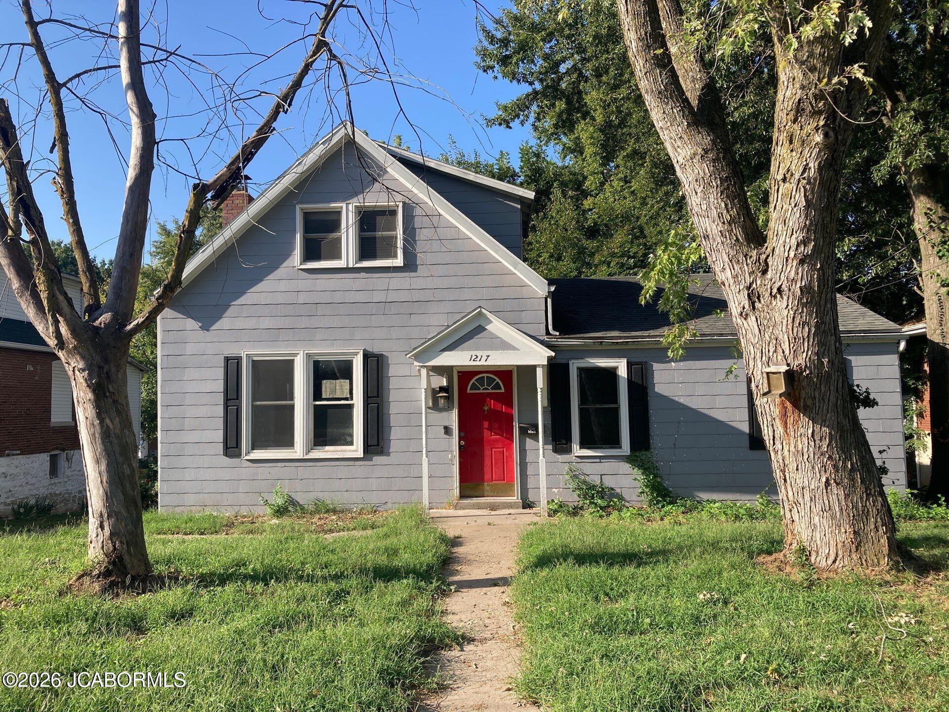 1217 W High Street Property Photo 1