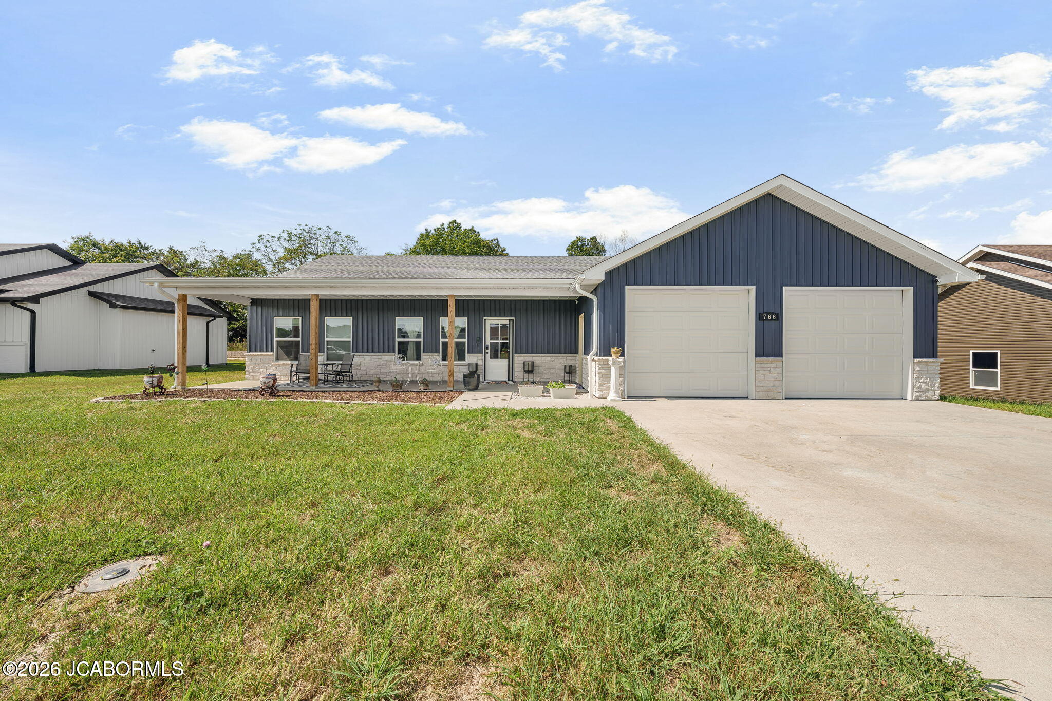 766 Vine Drive Property Photo 2