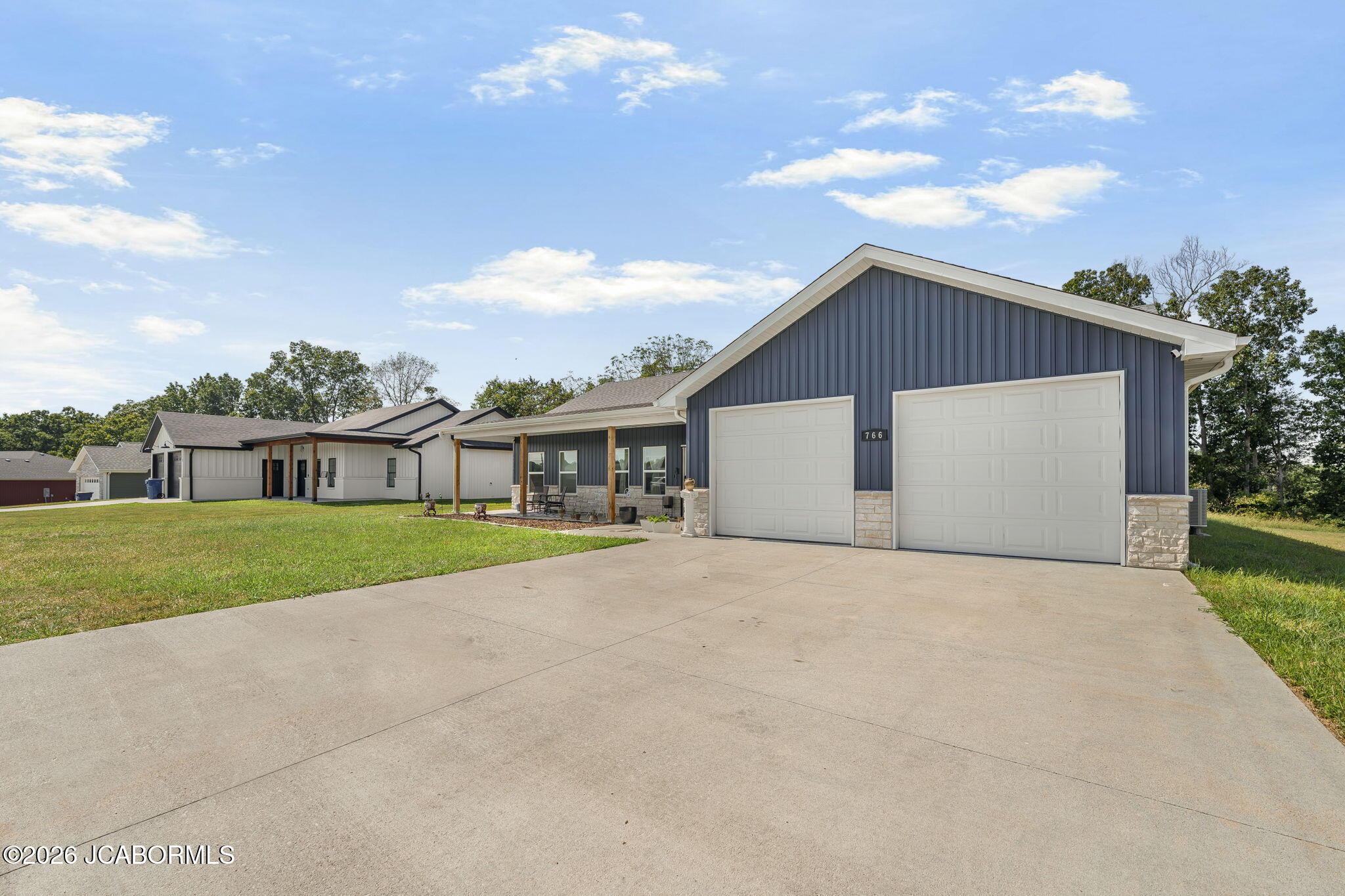 766 Vine Drive Property Photo 3