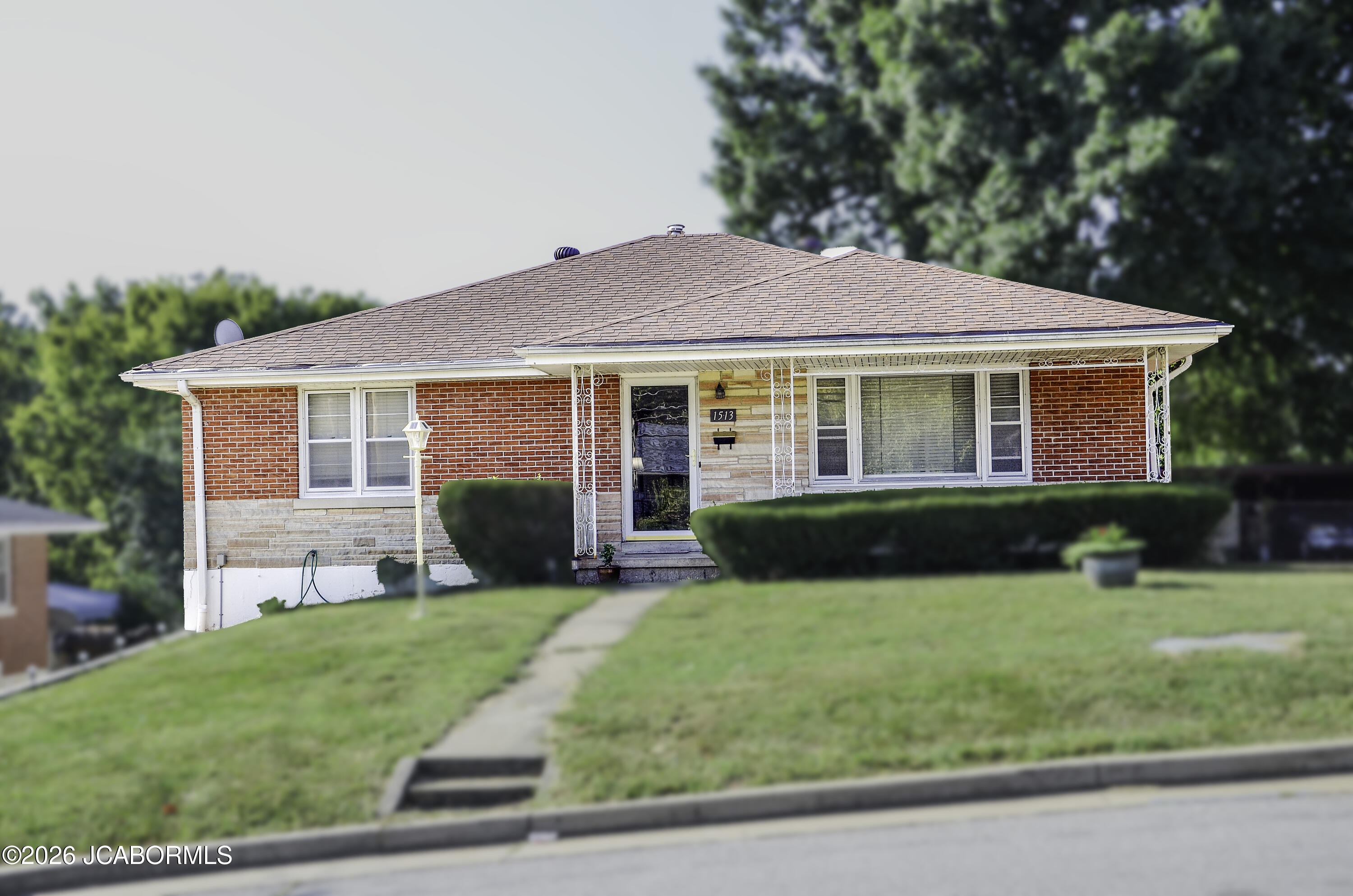 1513 Stadium Boulevard Property Photo 1