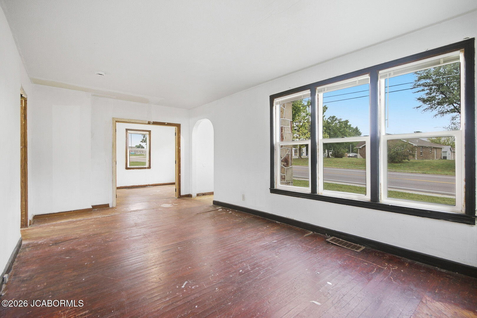 1127 E Main Street Property Photo 7