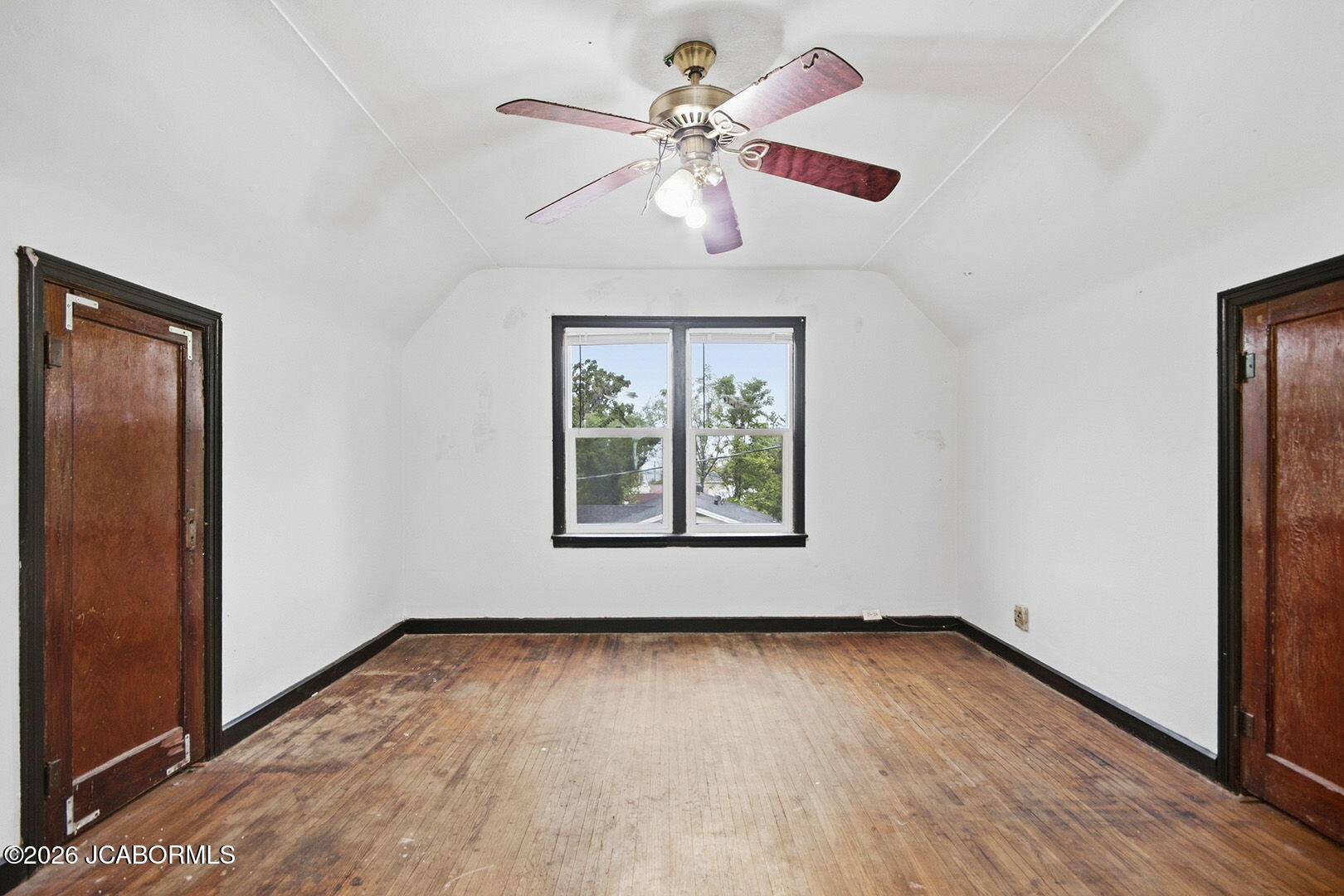 1127 E Main Street Property Photo 21