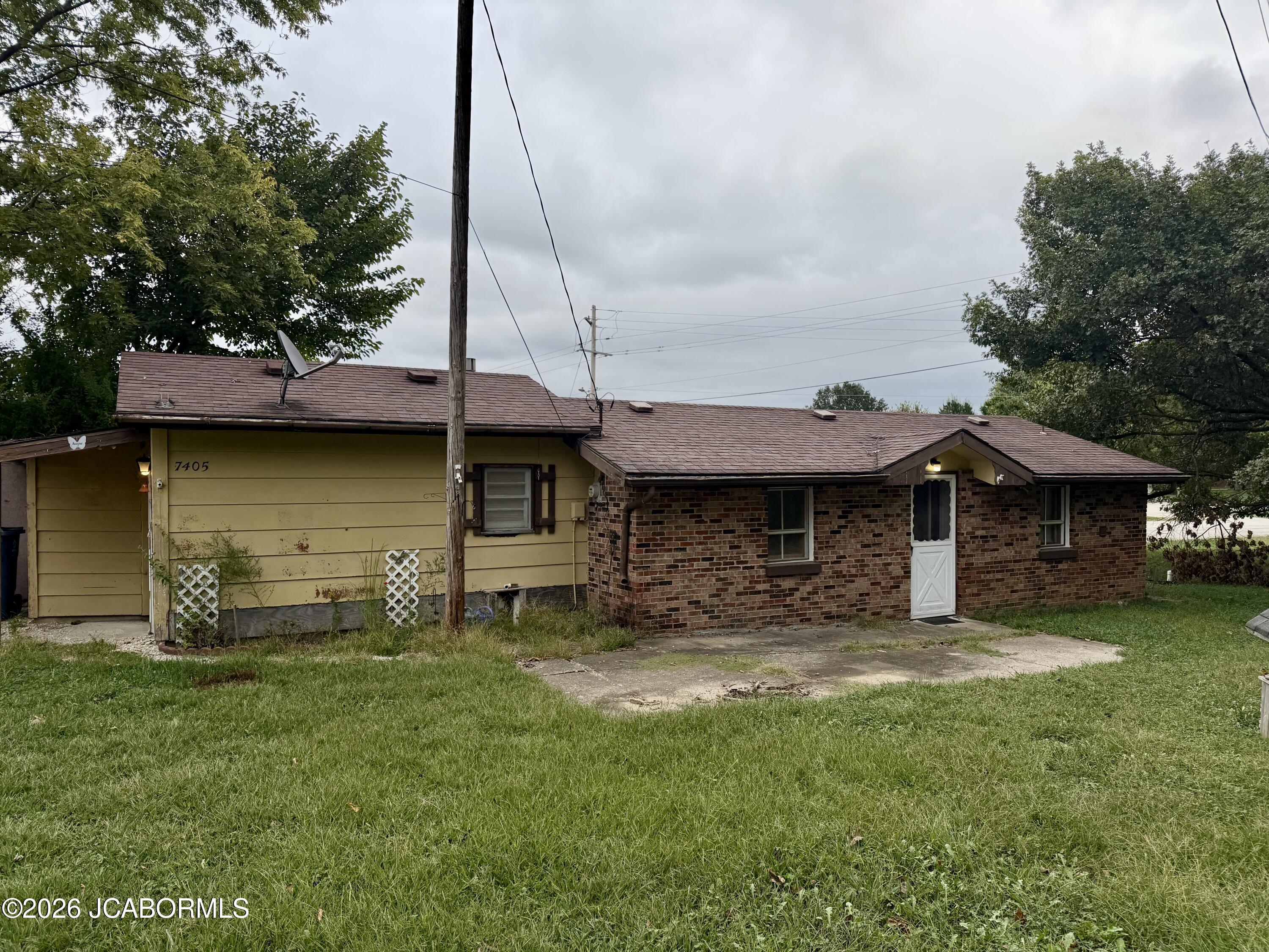 7405 Business 50 West Property Photo 1