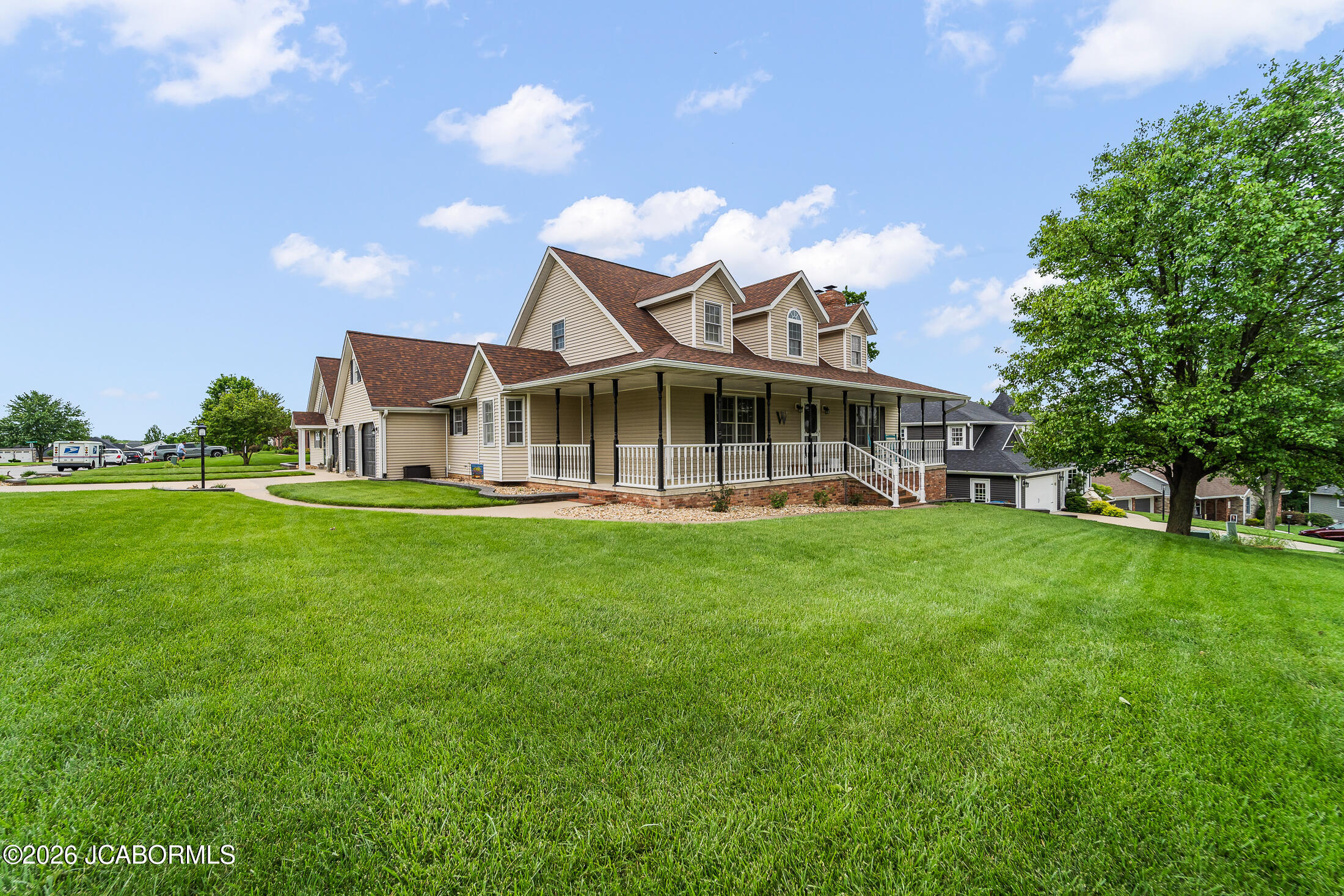 4924 Woods Crossing Property Photo 1