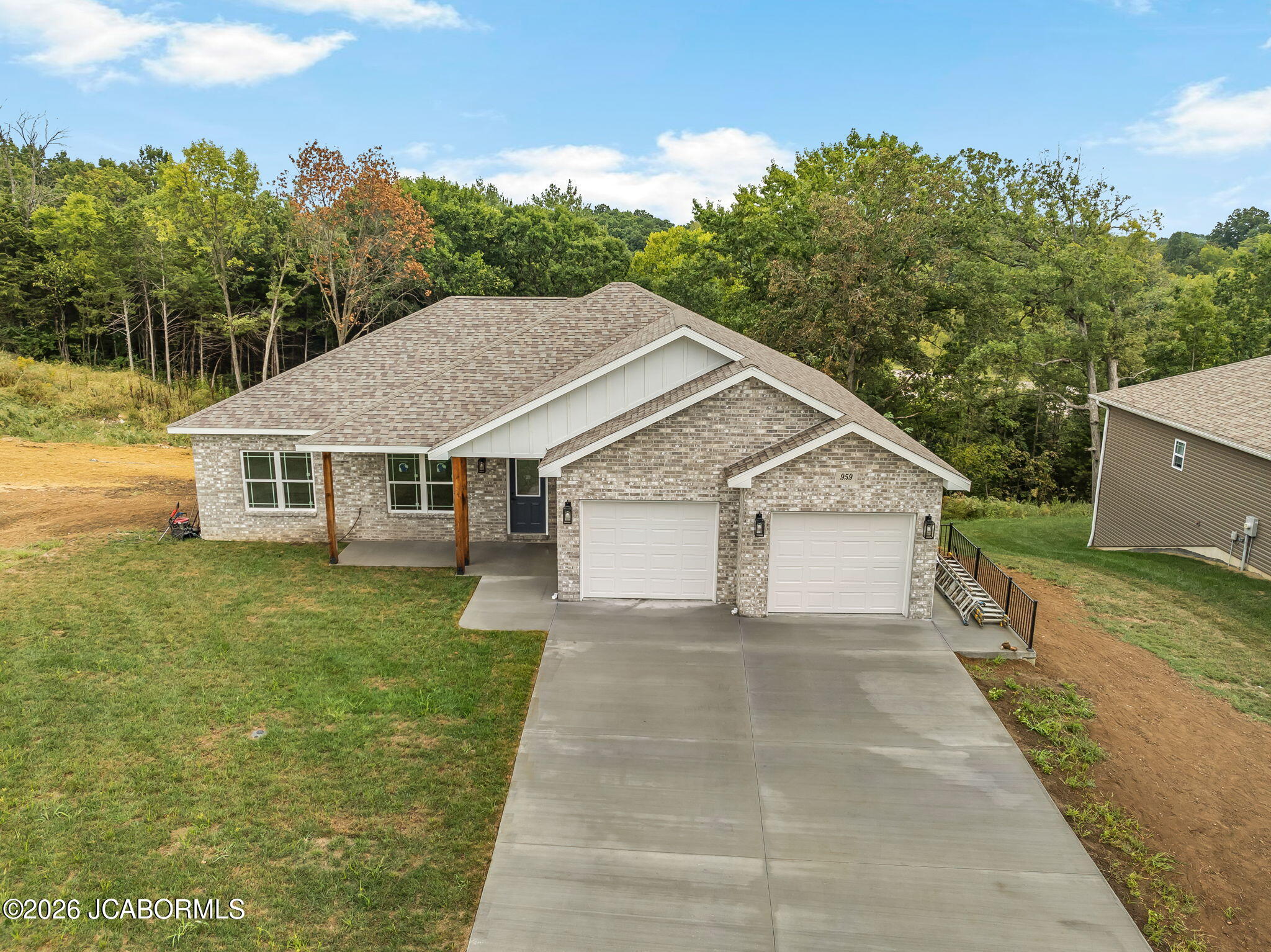 959 Cochise Drive Property Photo 1