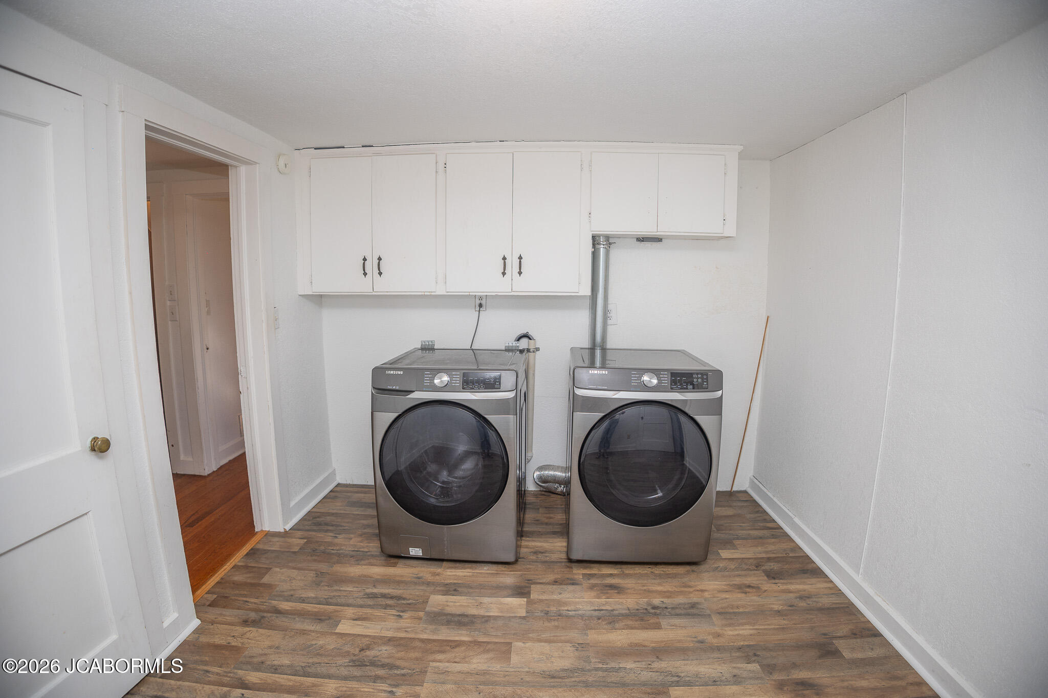 1211 E Main Street Property Photo 34