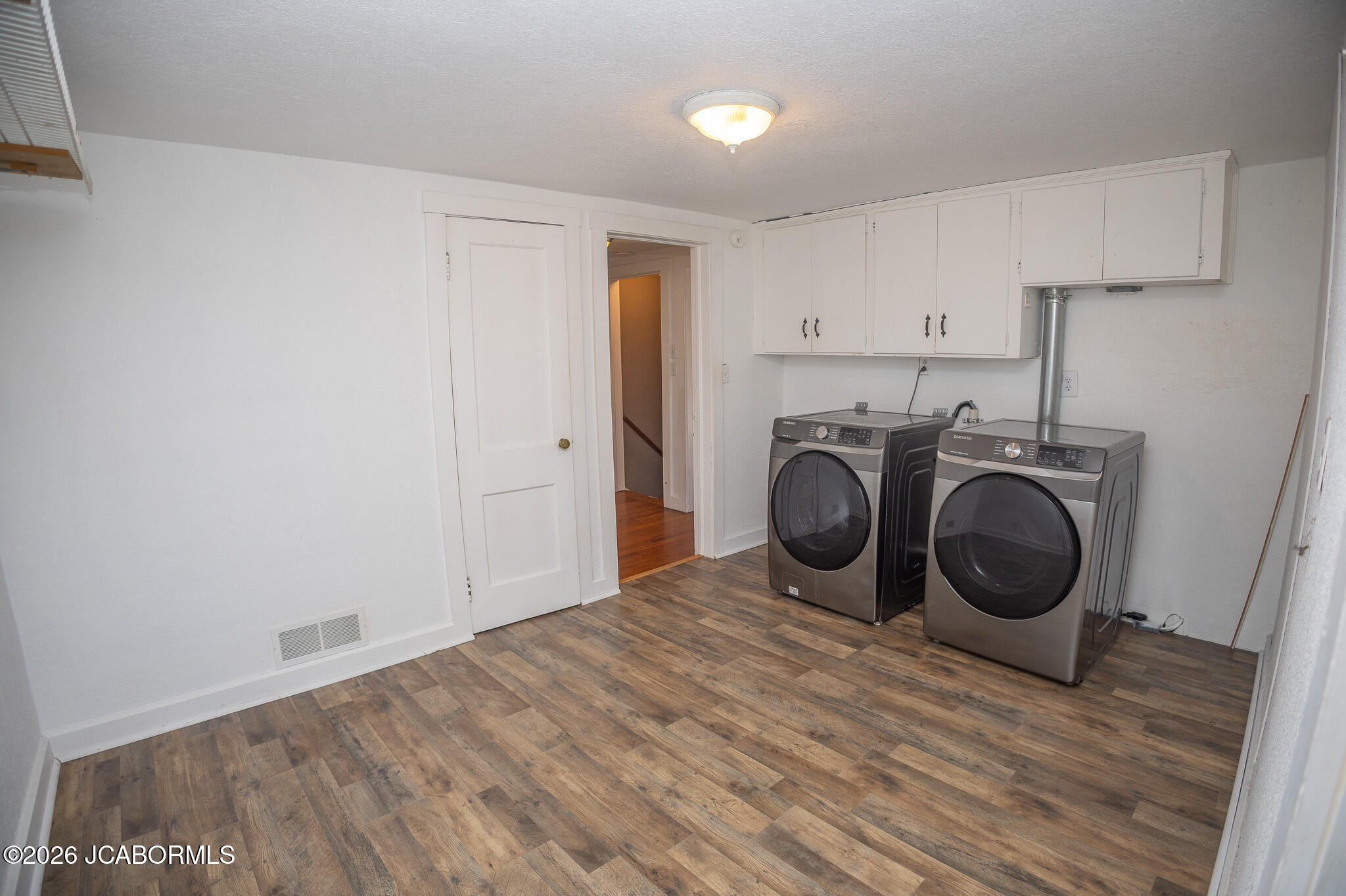 1211 E Main Street Property Photo 35