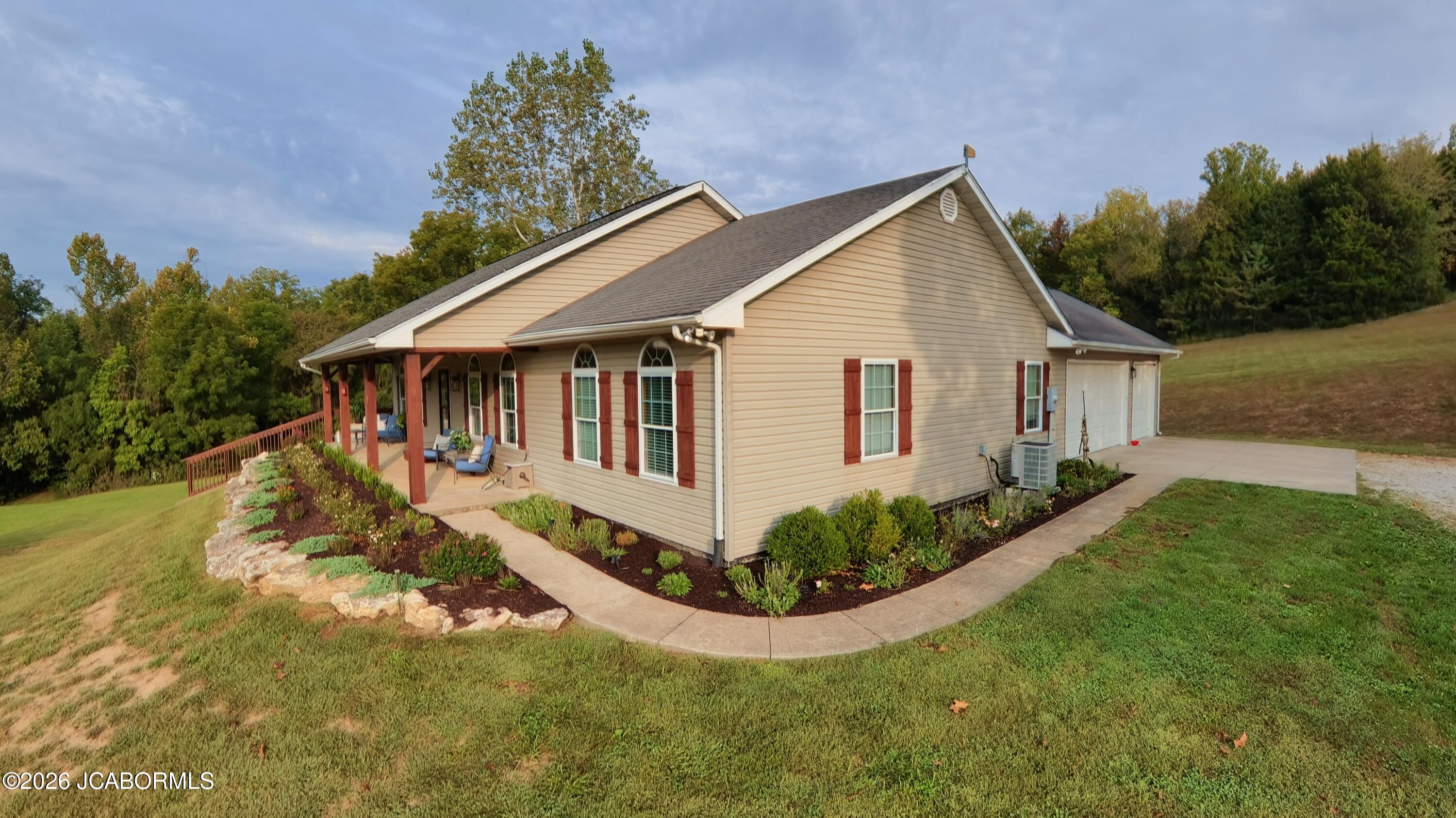 5 E Batye Lane Property Photo 1