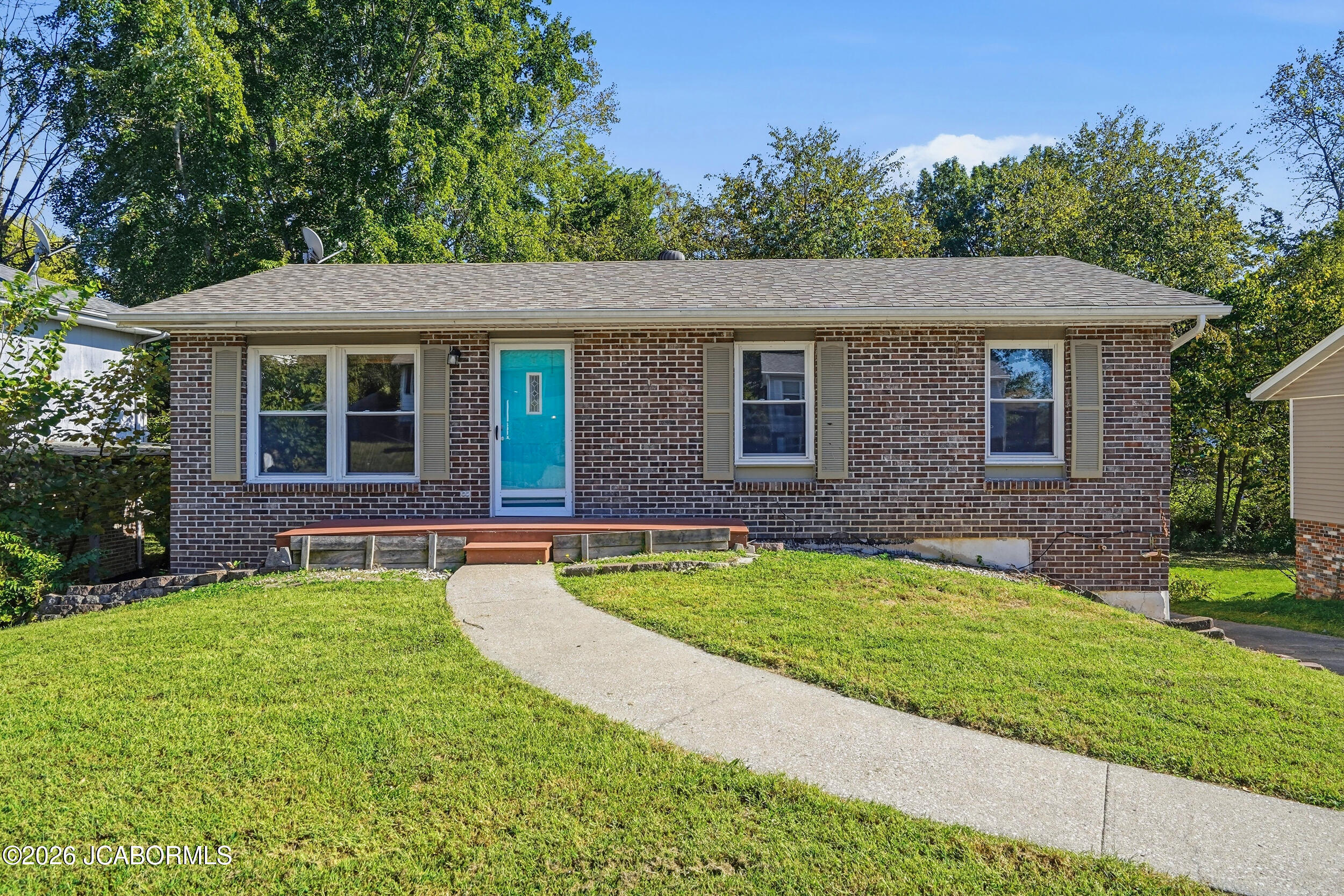 1627 Westview Drive Property Photo 1