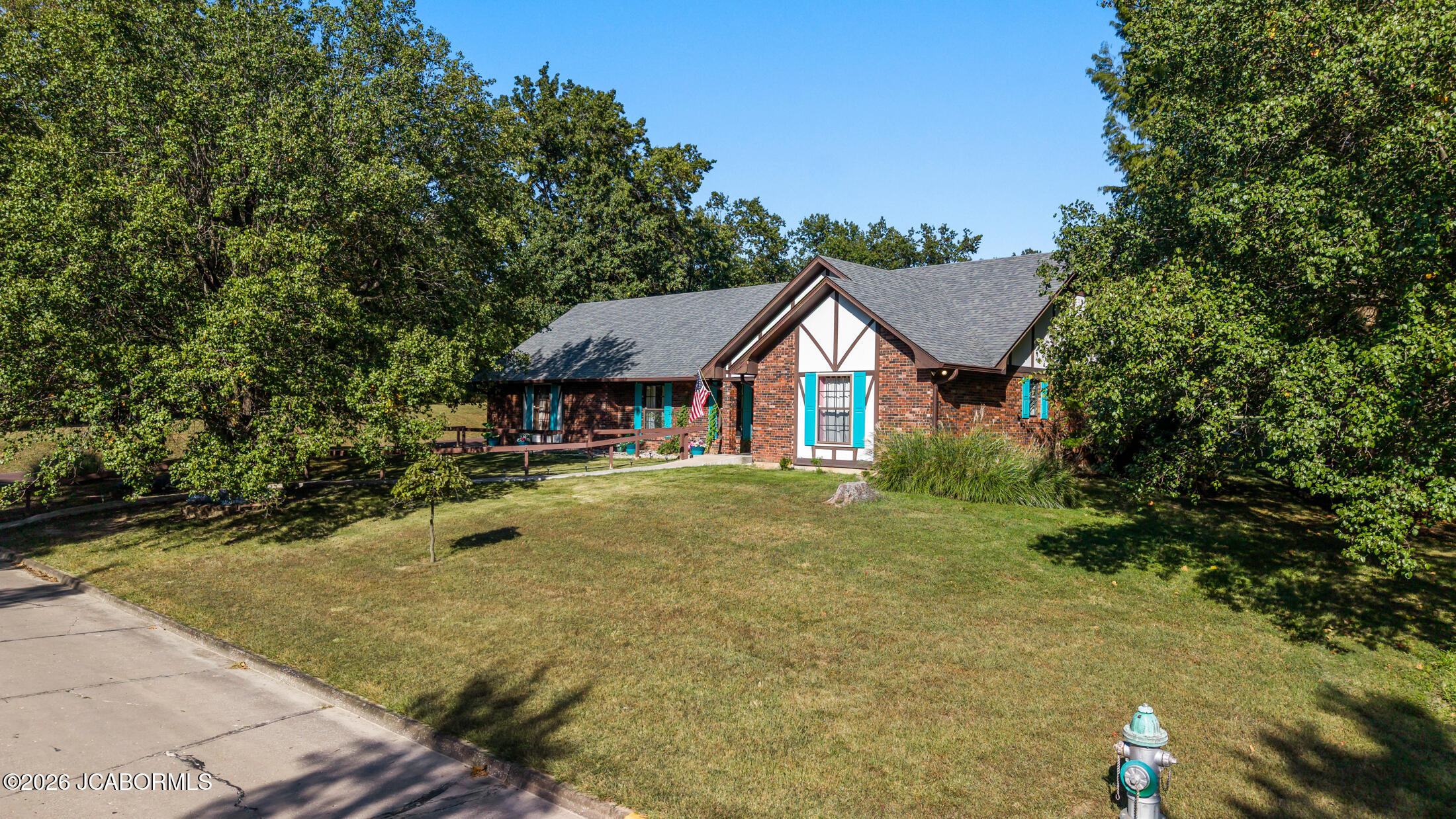 801 Bradley Lane Property Photo 1