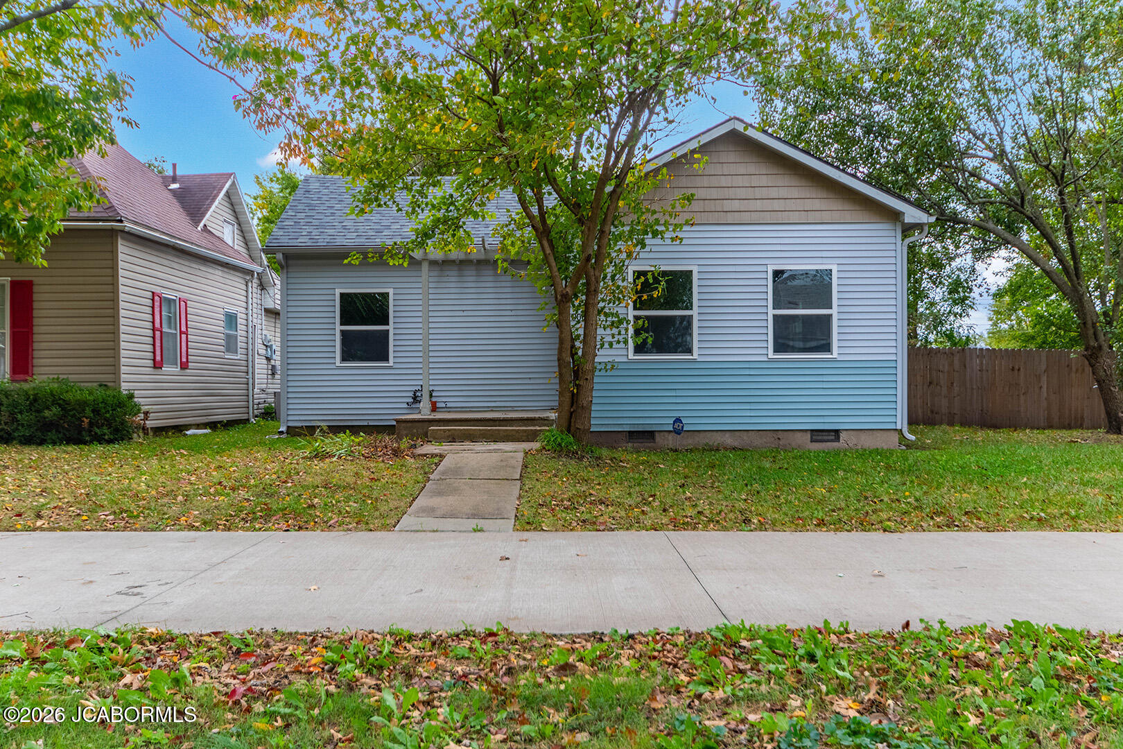 906 E 4TH STREET Property Photo 1