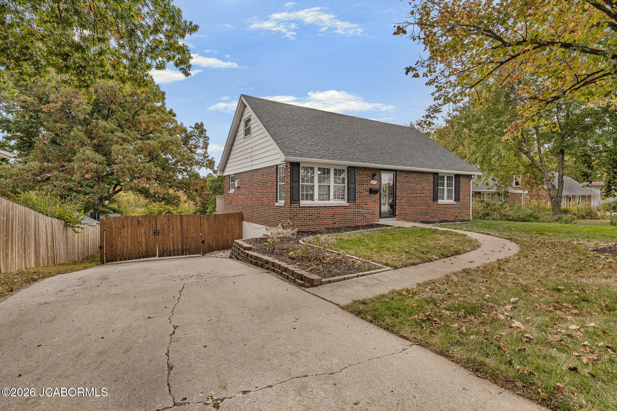 1215 Edgewood Drive Property Photo 1