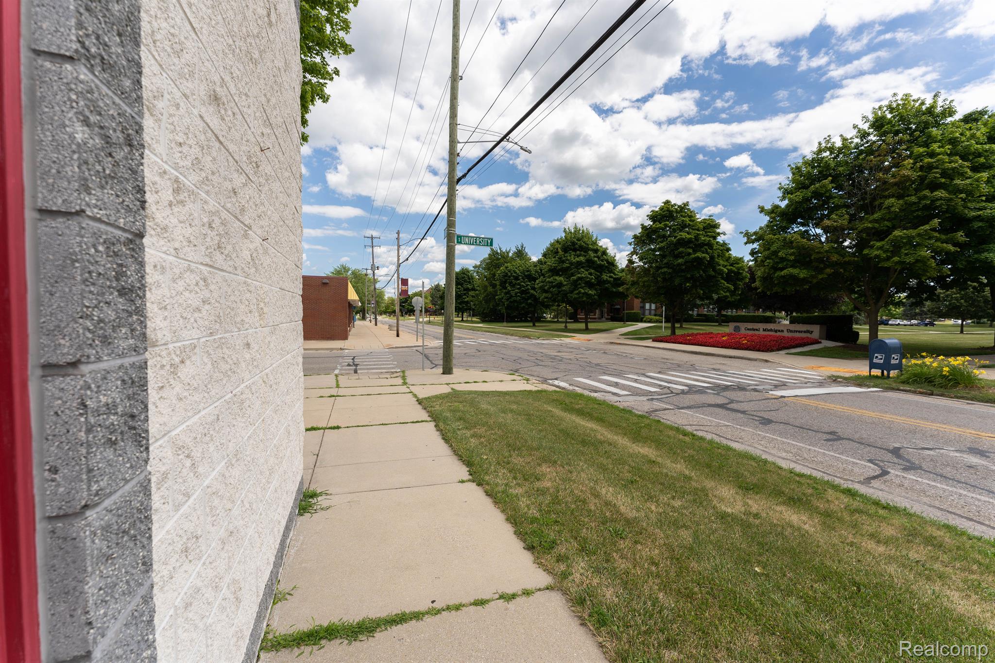 1088 S University St Property Photo 19
