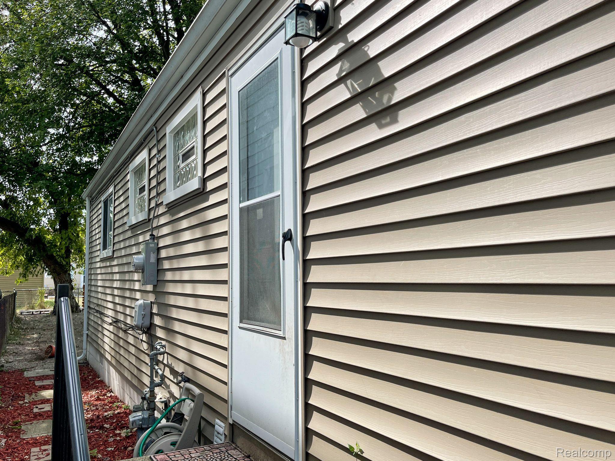 1307 Pagel Ave Property Photo 3
