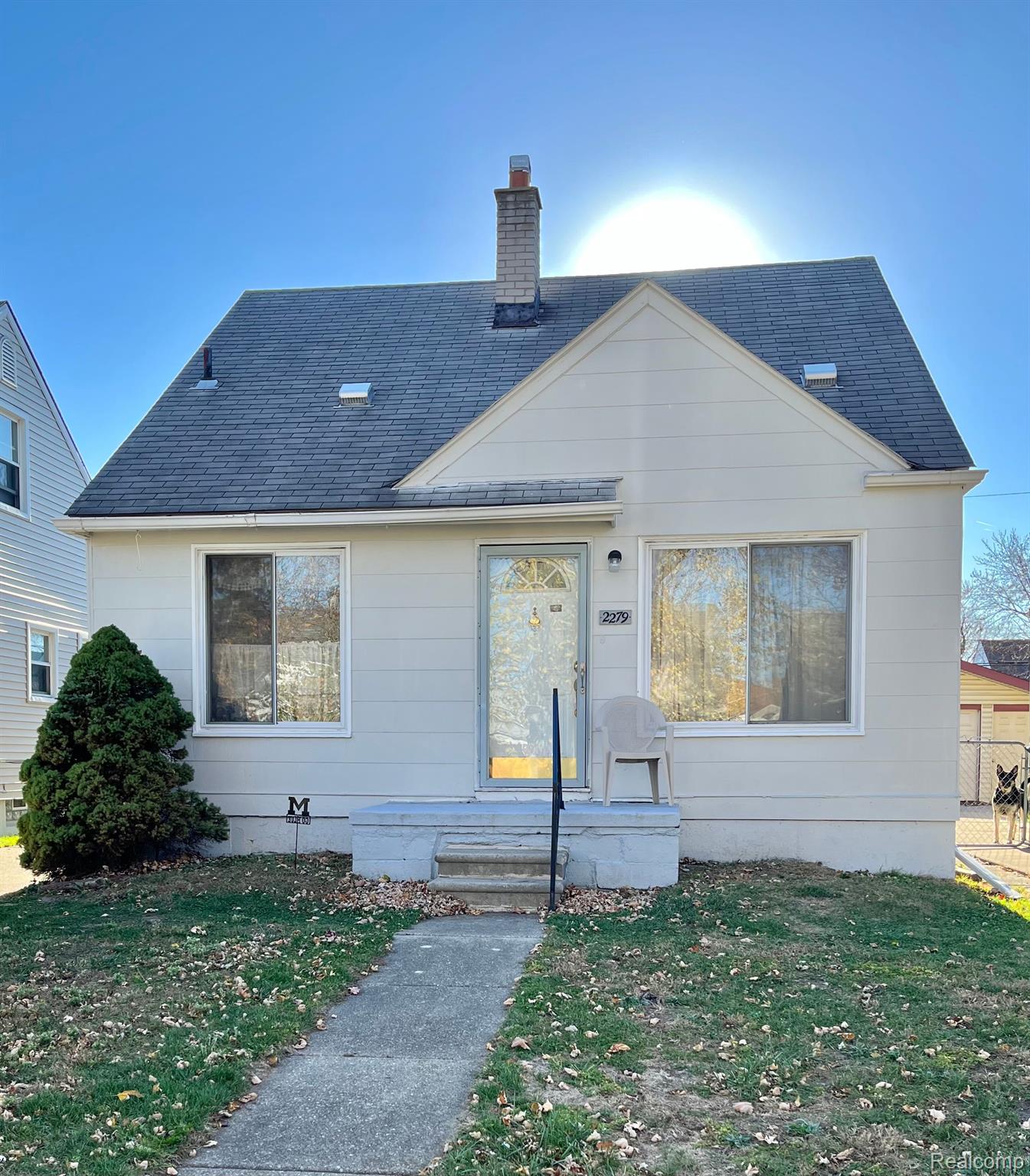 2279 Detroit Ave Property Photo 1