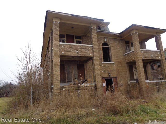 3758 Rochester St Property Photo 2