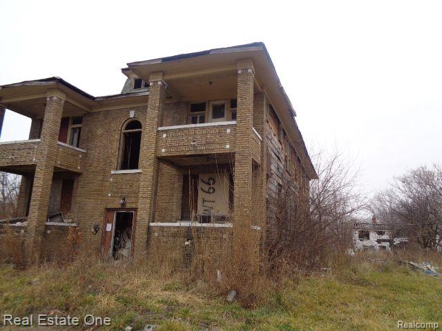 3758 Rochester St Property Photo 3