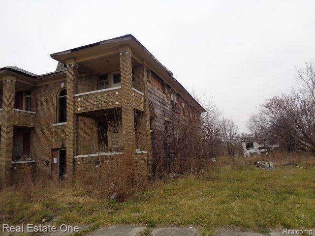 3758 Rochester St Property Photo 4