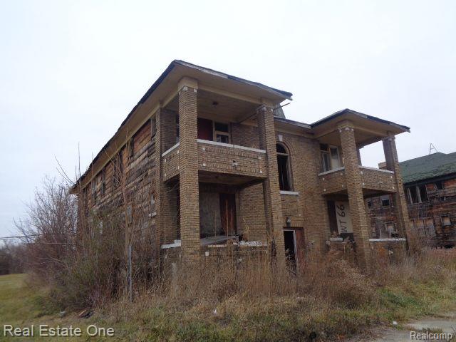 3758 Rochester St Property Photo 6