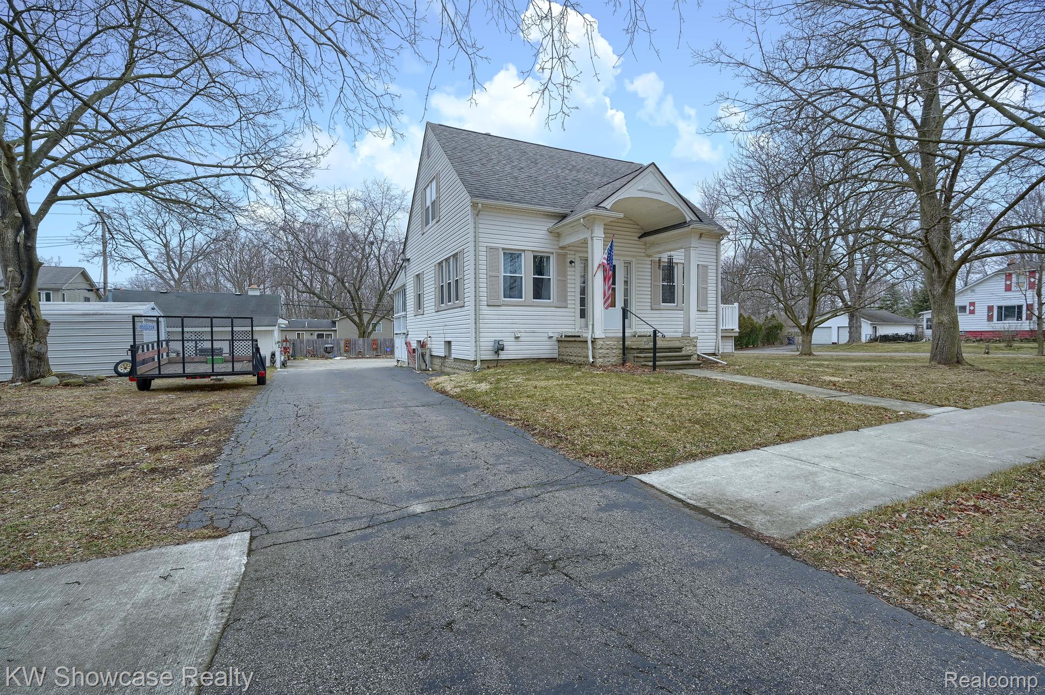 89 Clive Ave Property Photo 1