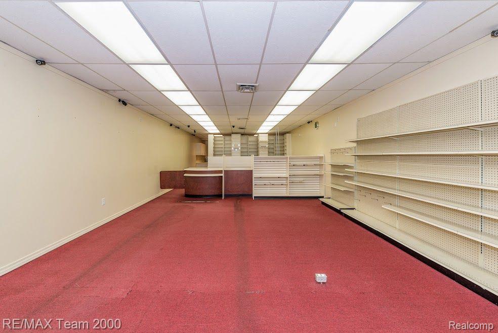 14737 Champaign Rd Property Photo 4