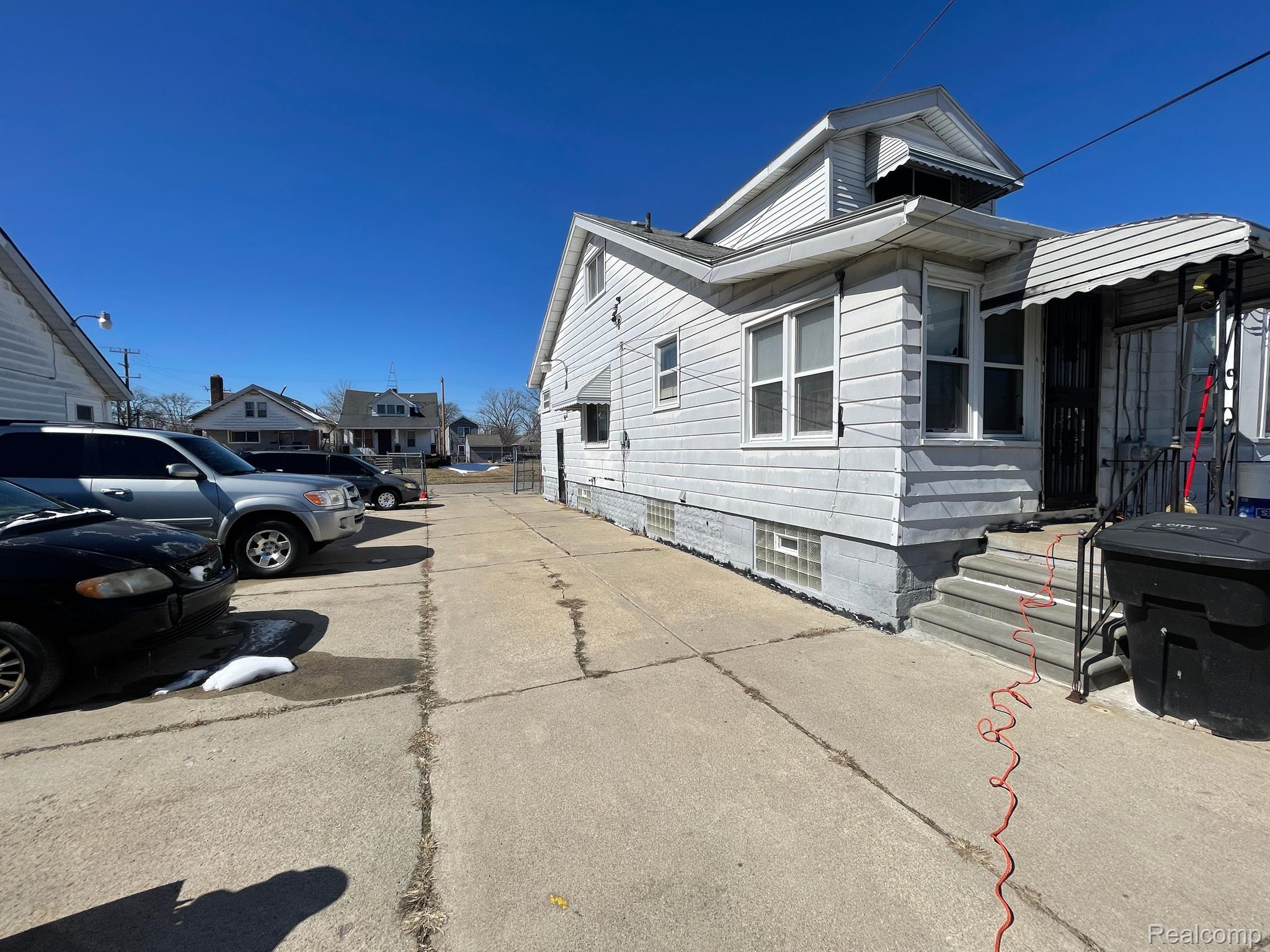19312 Danbury St Property Photo 11