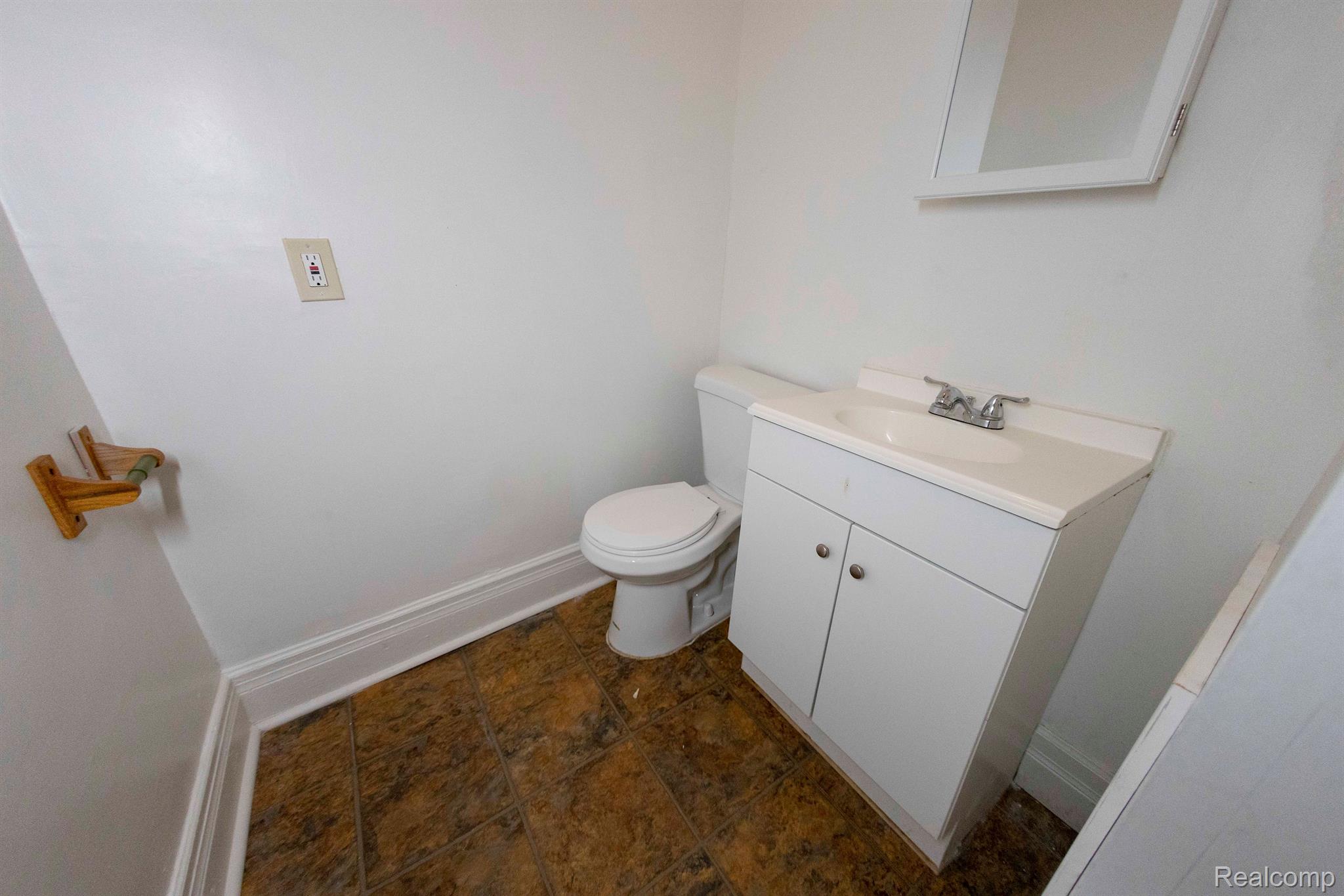 14536 E Jefferson Ave Property Photo 51