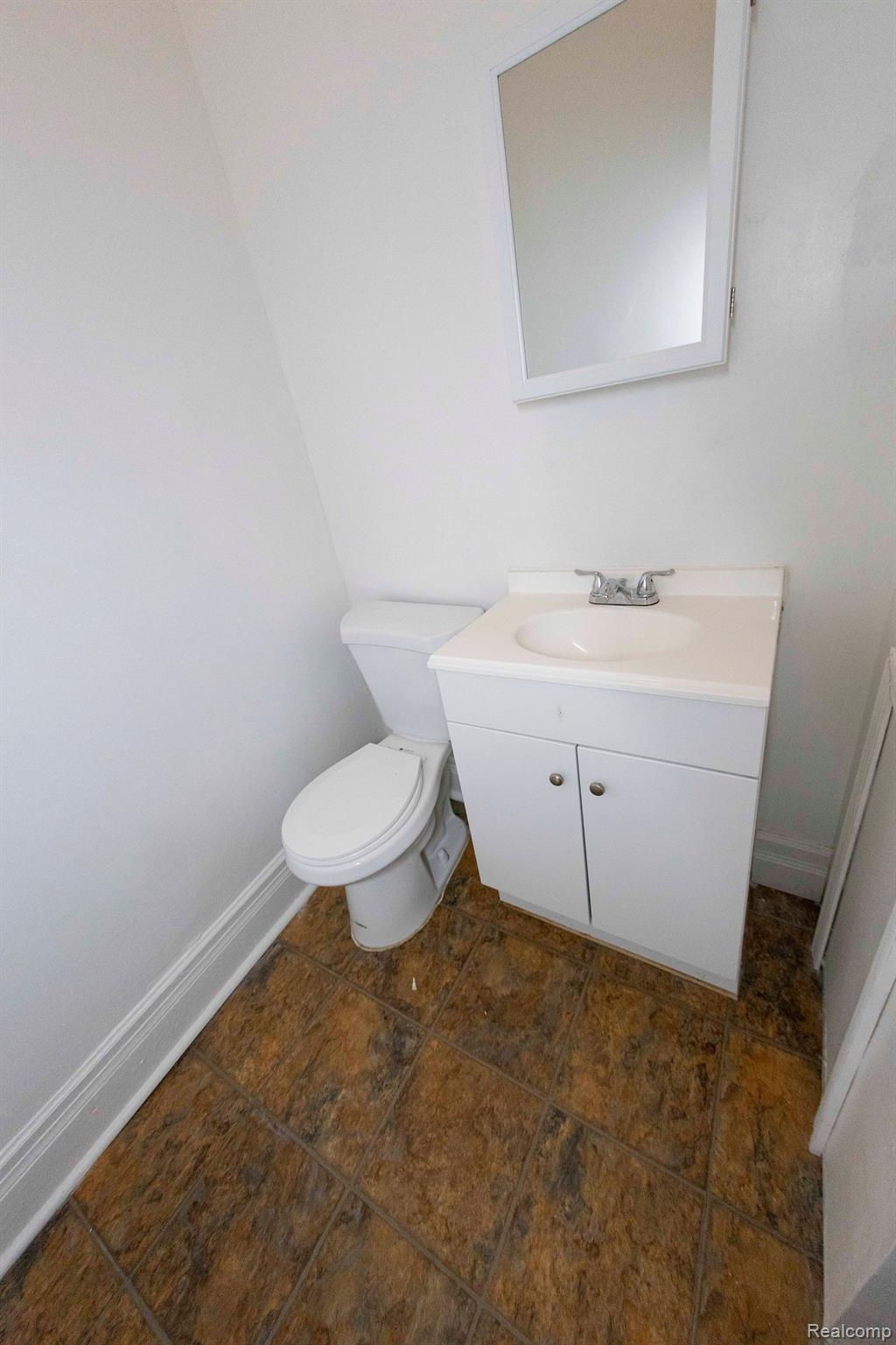 14536 E Jefferson Ave Property Photo 52